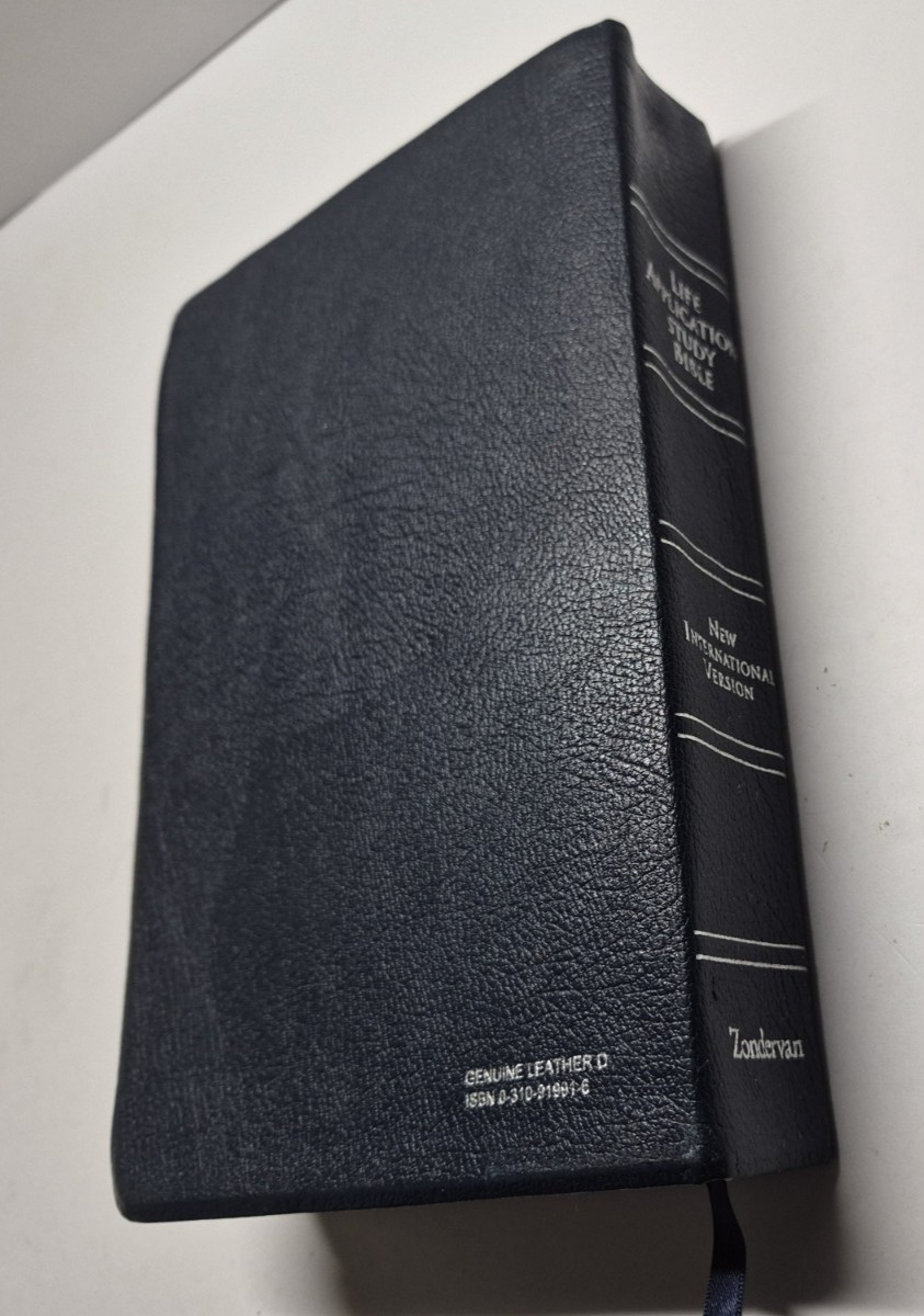 Zondervan Genuine Leather NIV Application Study Bible Navy Red Letter