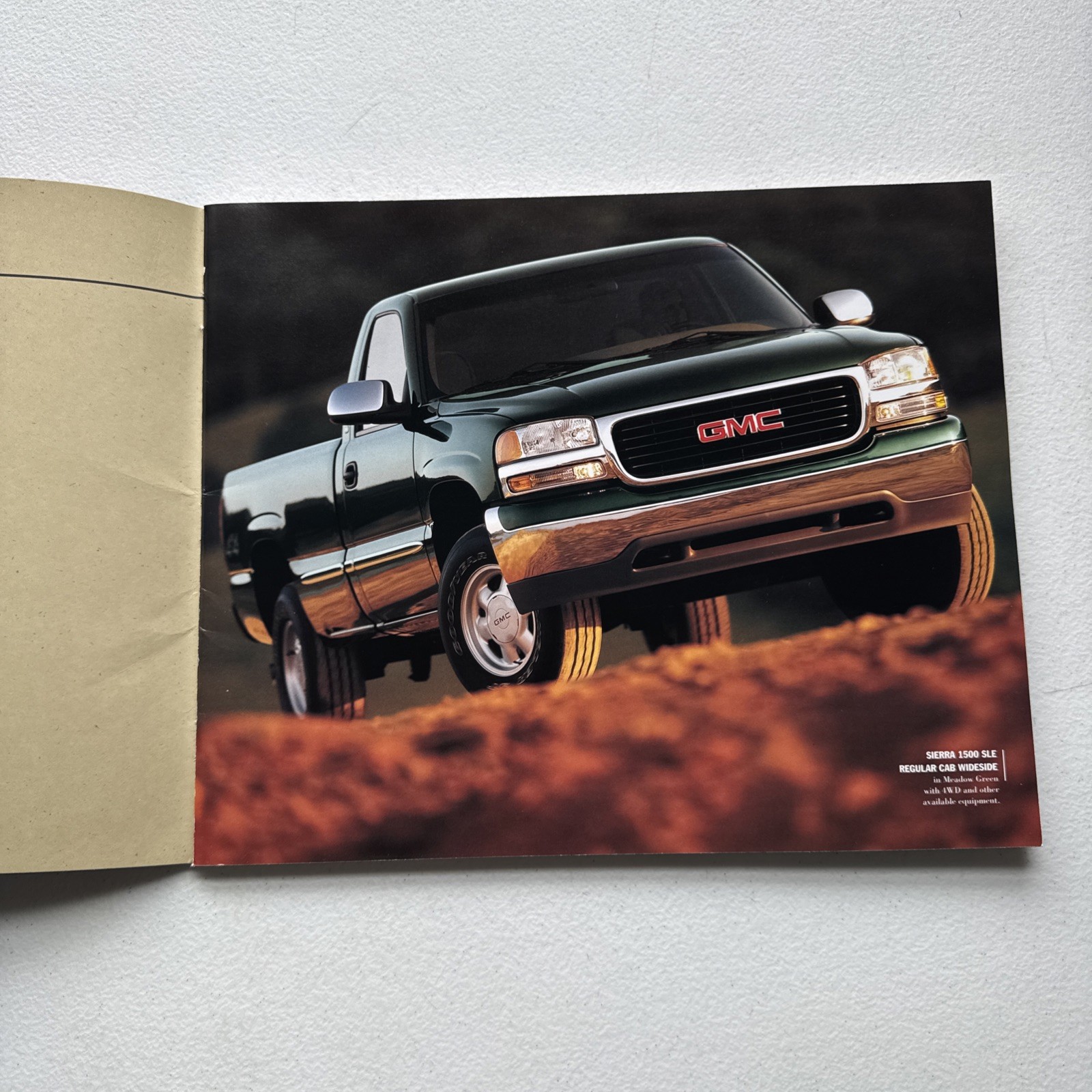Vintage 2000 GMC Sierra Sales Dealer Brochure Catalog