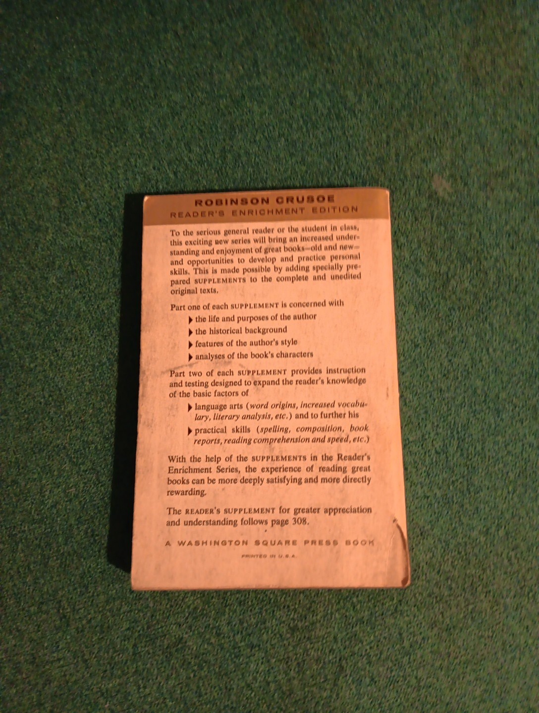 ROBINSON CRUSOE-Daniel Defoe- Washington Square Press- 3rd printing- 1968