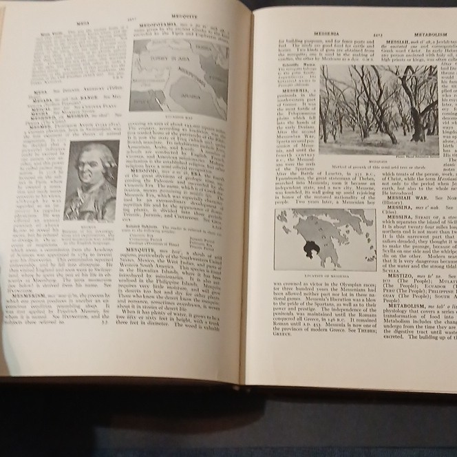 The World Book Encyclopedia Vol 7 Leon to Monroe 1931 Roach-Fowler HC Illus