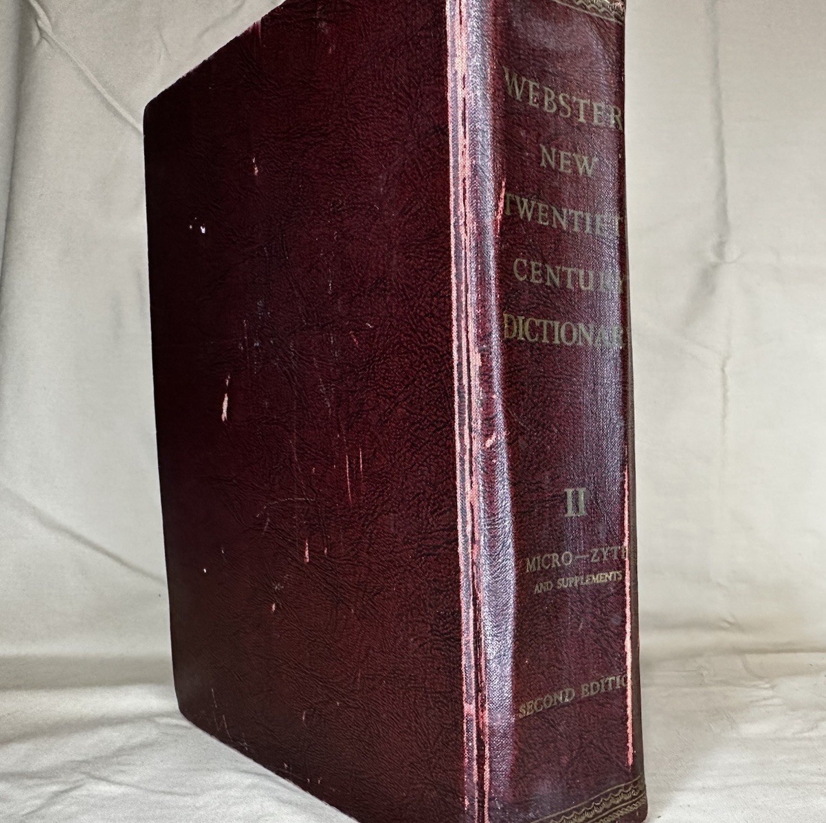 Webster’s New Twentieth Century Dictionary Unabridged 2nd Ed Vol II (1961)