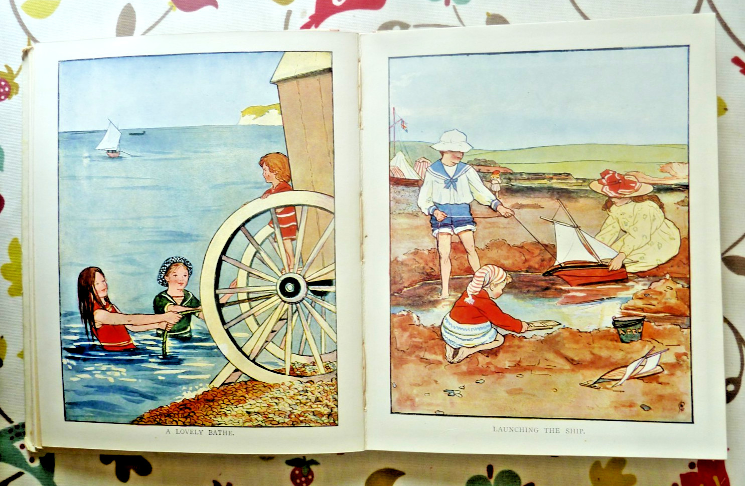 The Volunteers Children’s Book 1905 Thomas Nelson Pictorial Boards