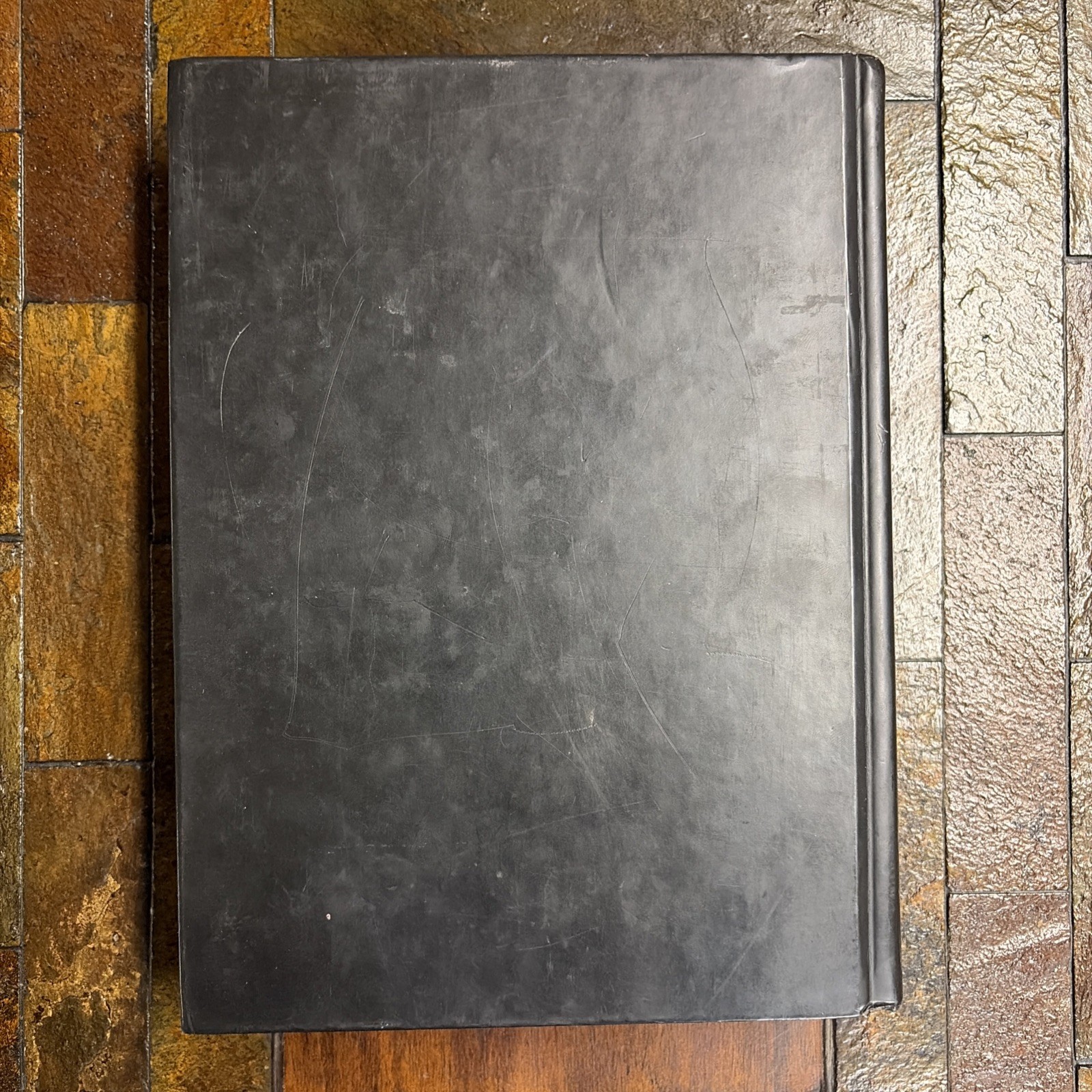 The Elder Scrolls V: Skyrim Special Edition Hardcover Strategy Guide