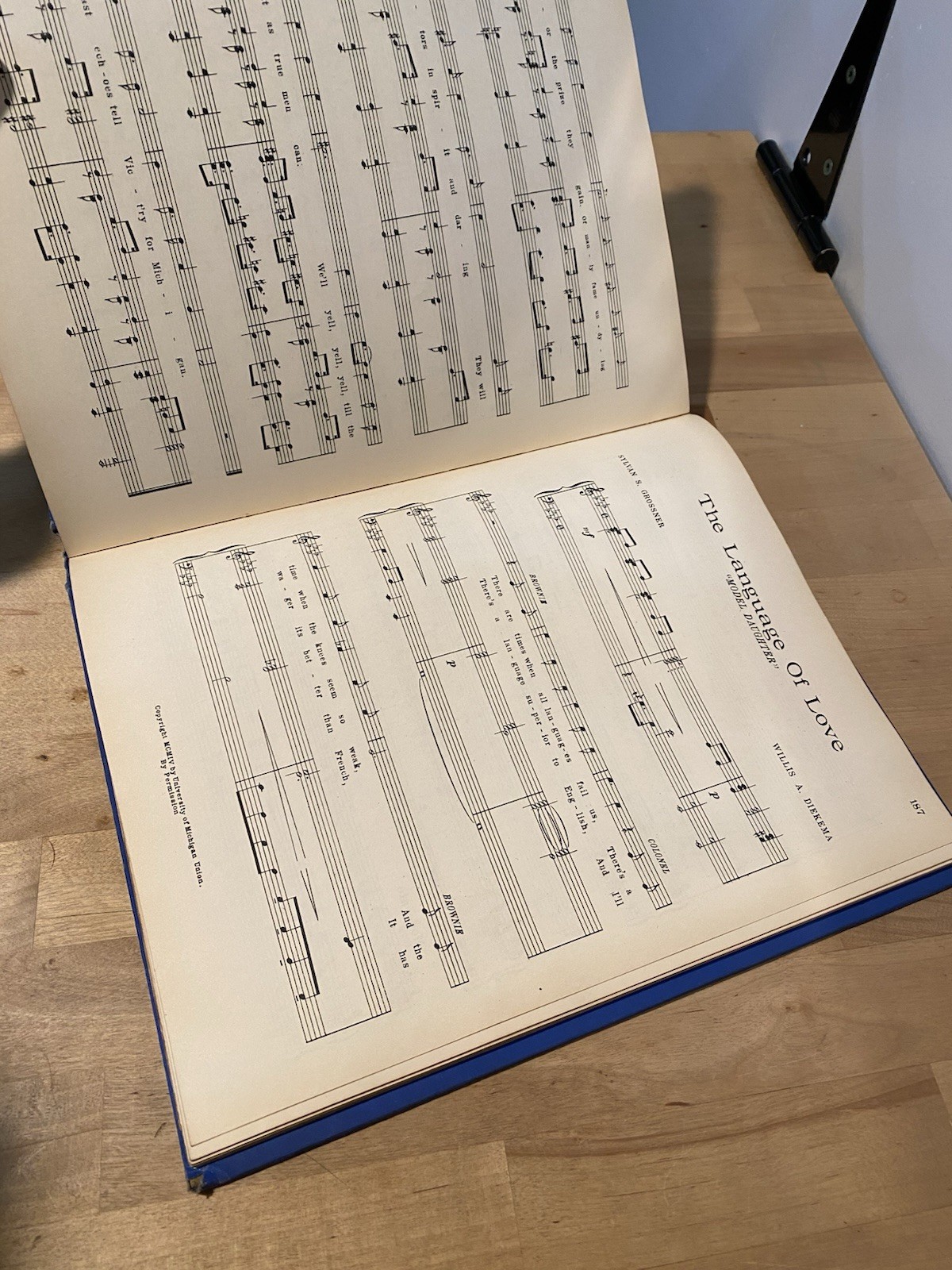 MICHIGAN S FAVORITE COLLEGE SONGS, U of M, 1925, 278 PAGES COMPLETE, FANTASTIC