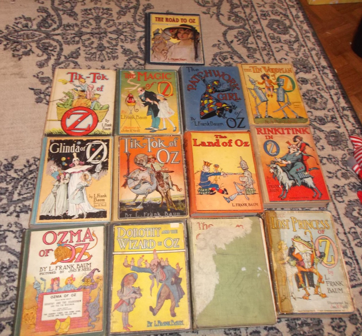 12 – Oz Books by L. Frank Baum – Illust by J. Neill – Reilly & Lee – HC