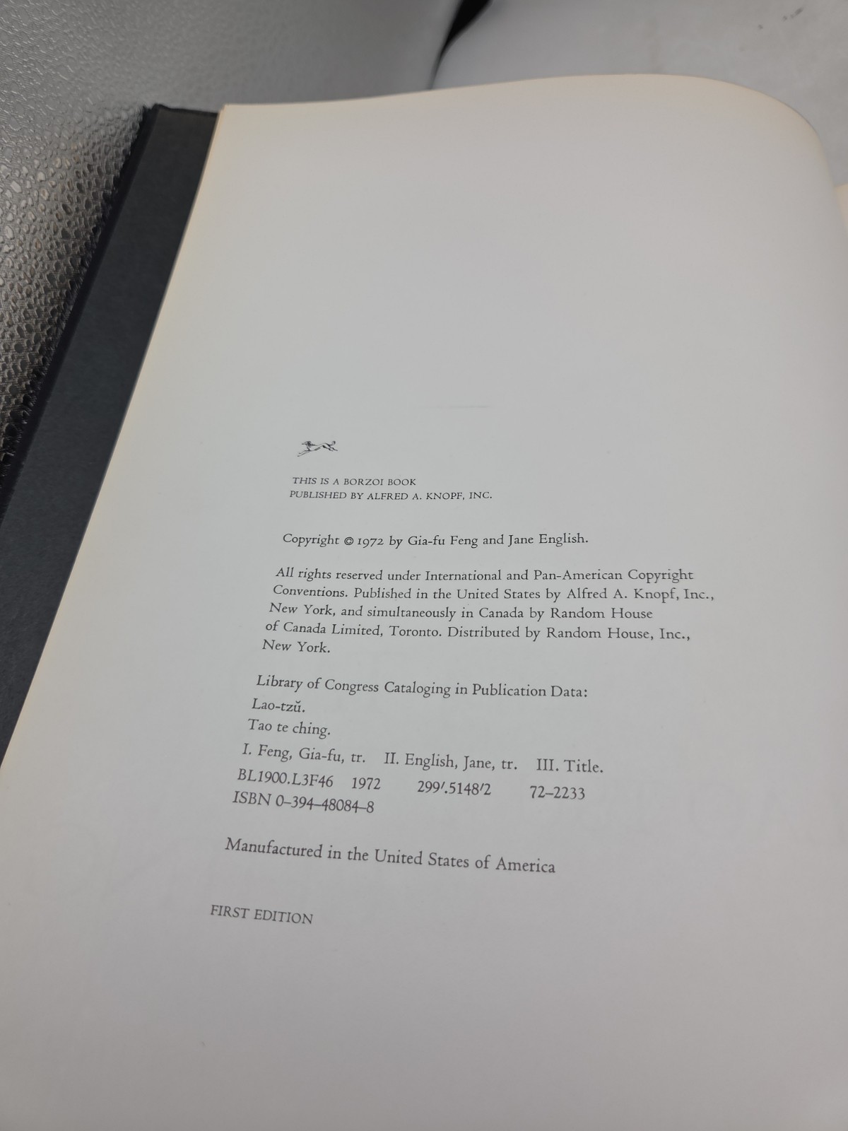 Tao Te Ching (English and Chinese Edition) (1st Ed) – ACCEPTABLE – NO DJ