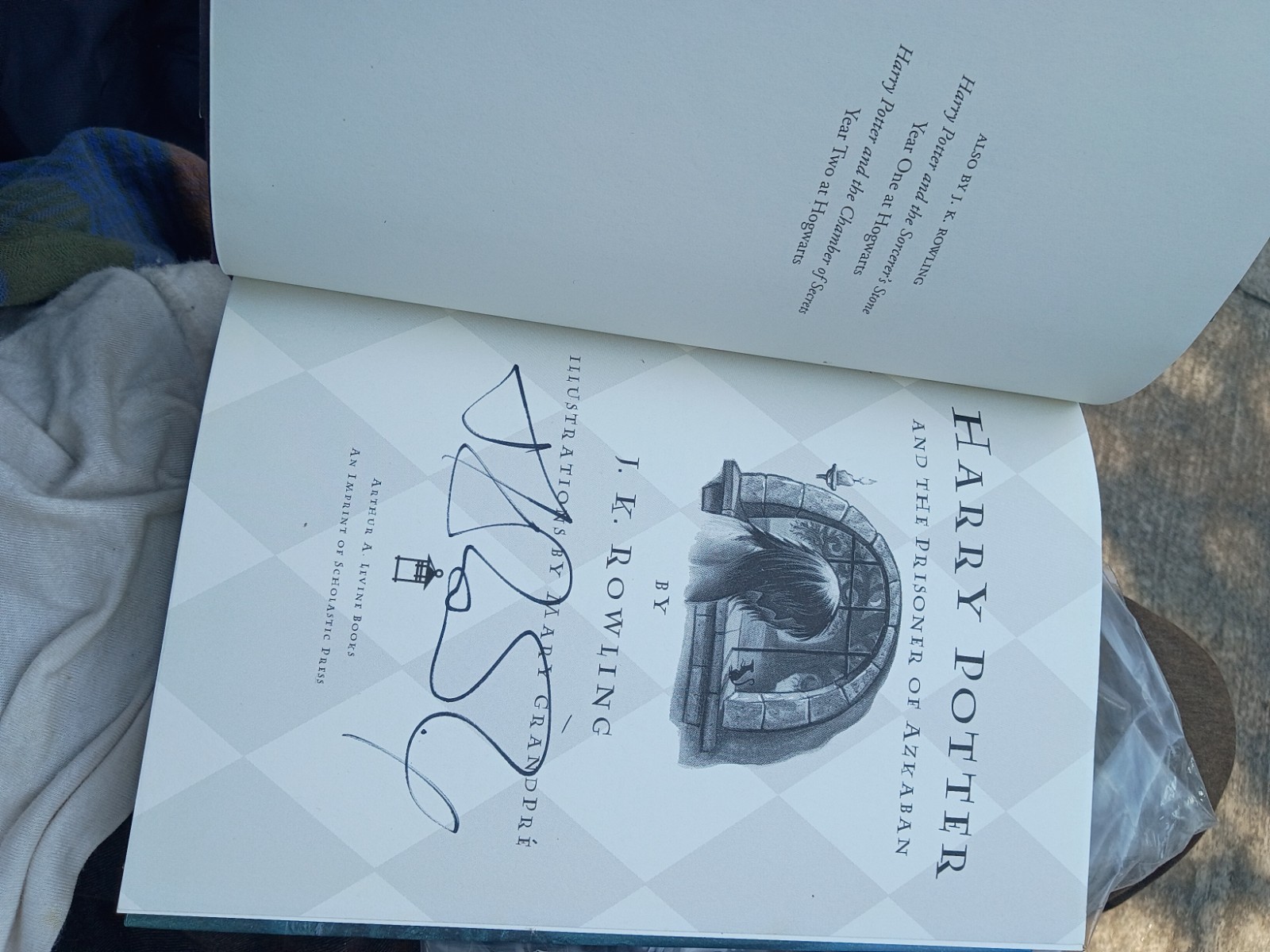 signed harry potter prisoner of Azkaban 1999 perfect condition