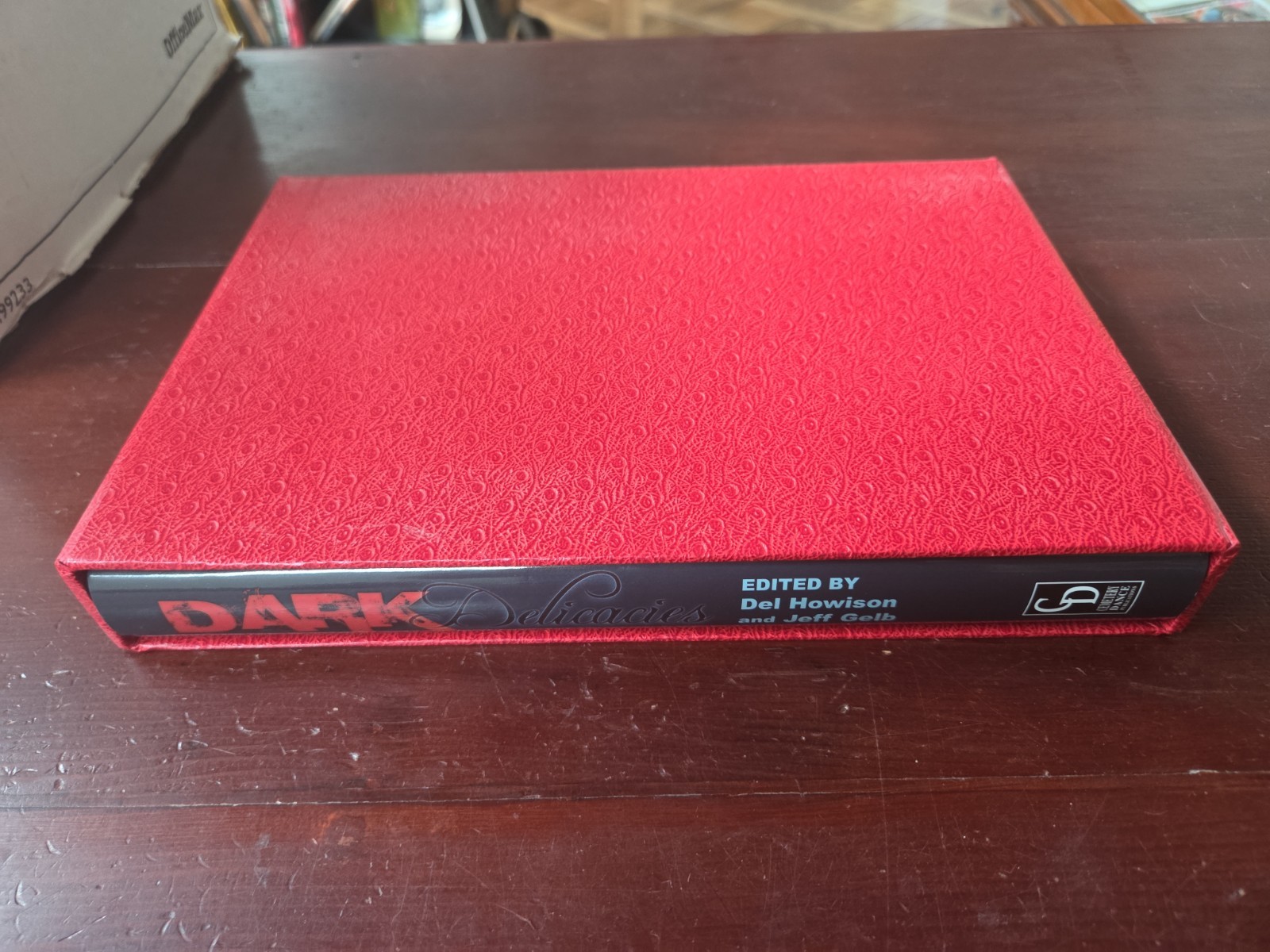 Dark Delicasies Cemetery Dance 2011 SIGNED LIMITED W/SLIPCASE