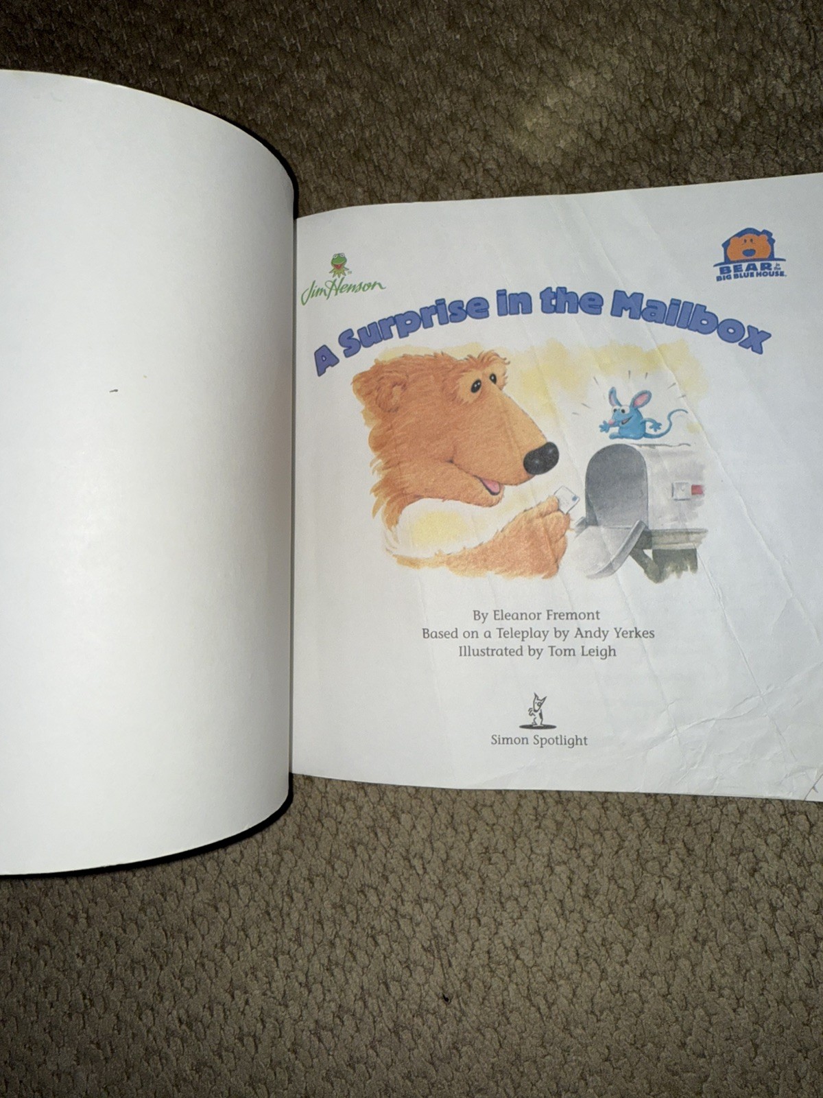 Bear In The Big Blue House Book A Surprise In The Mailbox 1999 EB10