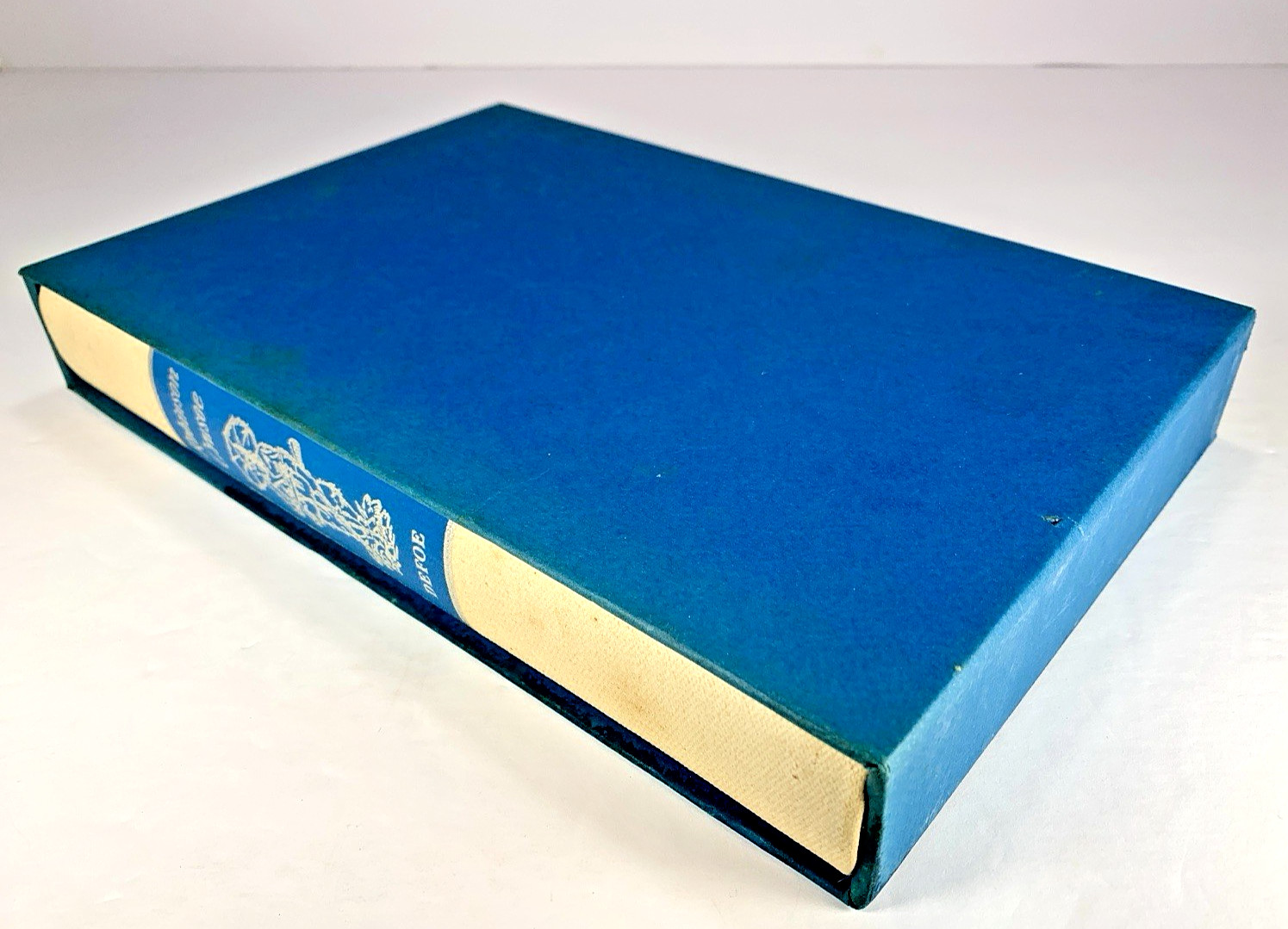 Heritage Press – Robinson Crusoe by Daniel Defoe – with Slipcase & Sandglass