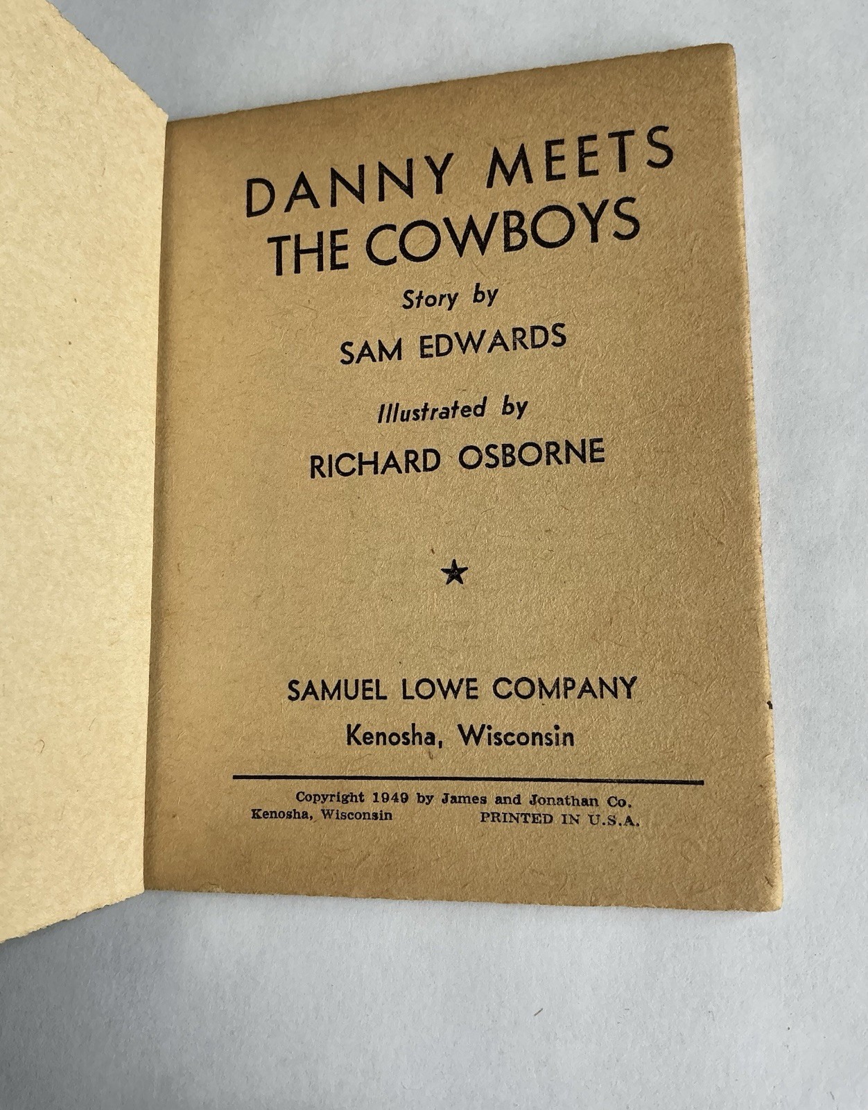 THREE 1949 VINTAGE “SWAP-IT” BOOKS MINI ILLUSTRATED STORIES COWBOYS 4.25” x 3.5”