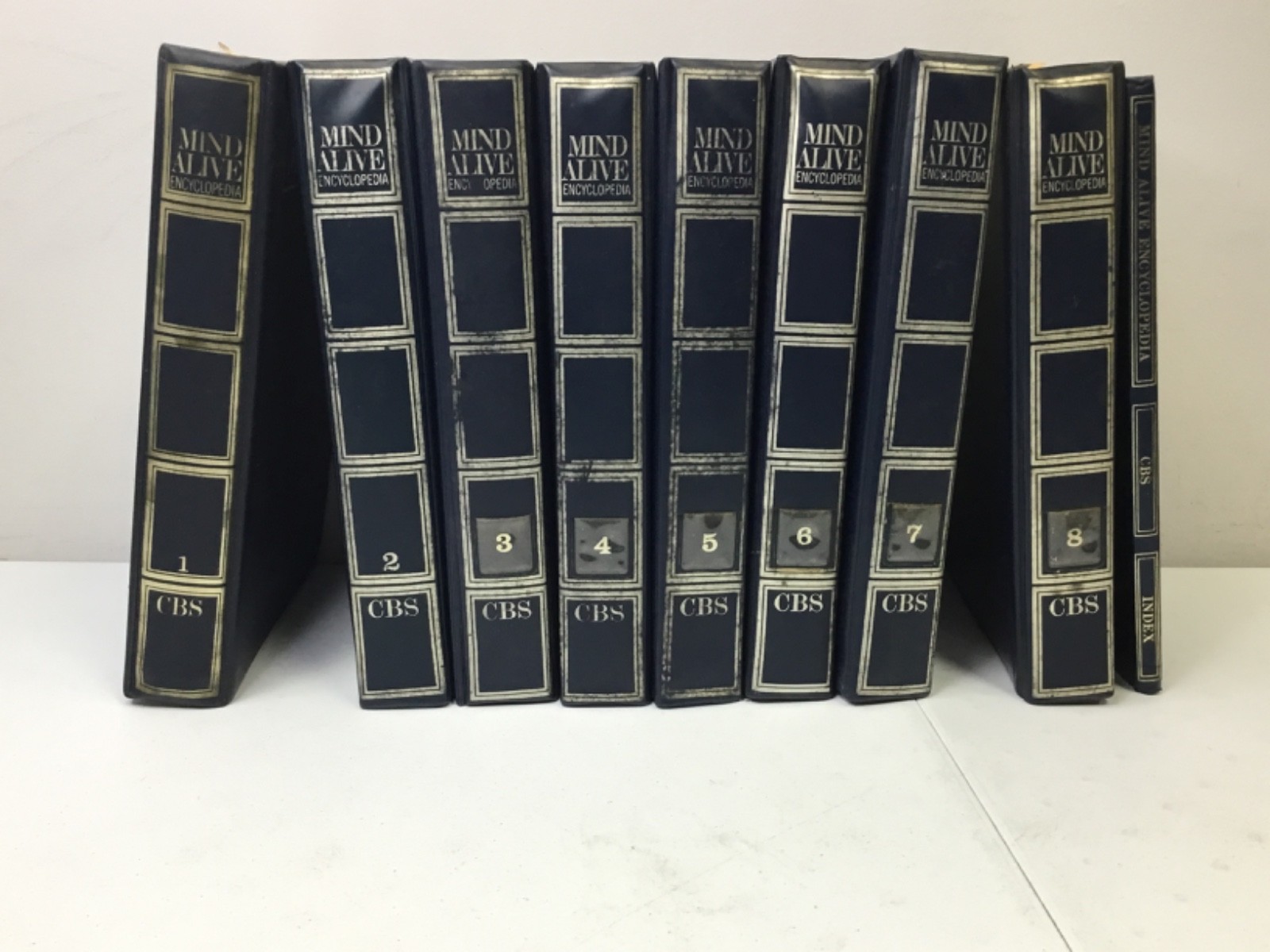 Mind Alive Encyclopedia Complete Set 8 Vol + Index. 1968-70 Binders