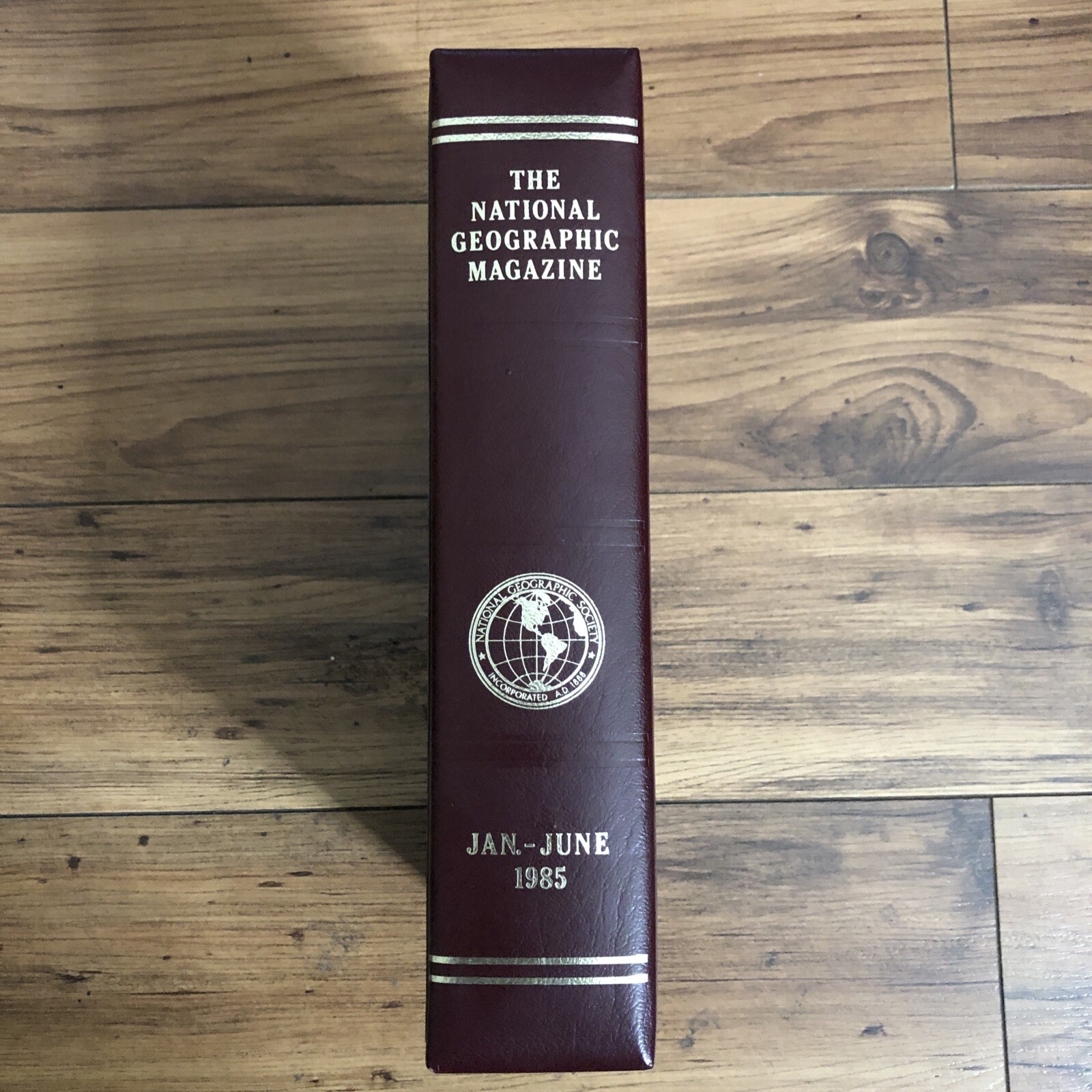 NATIONAL GEOGRAPHIC FAUX LEATHER BOUND SLIP CASE January -June 1985
