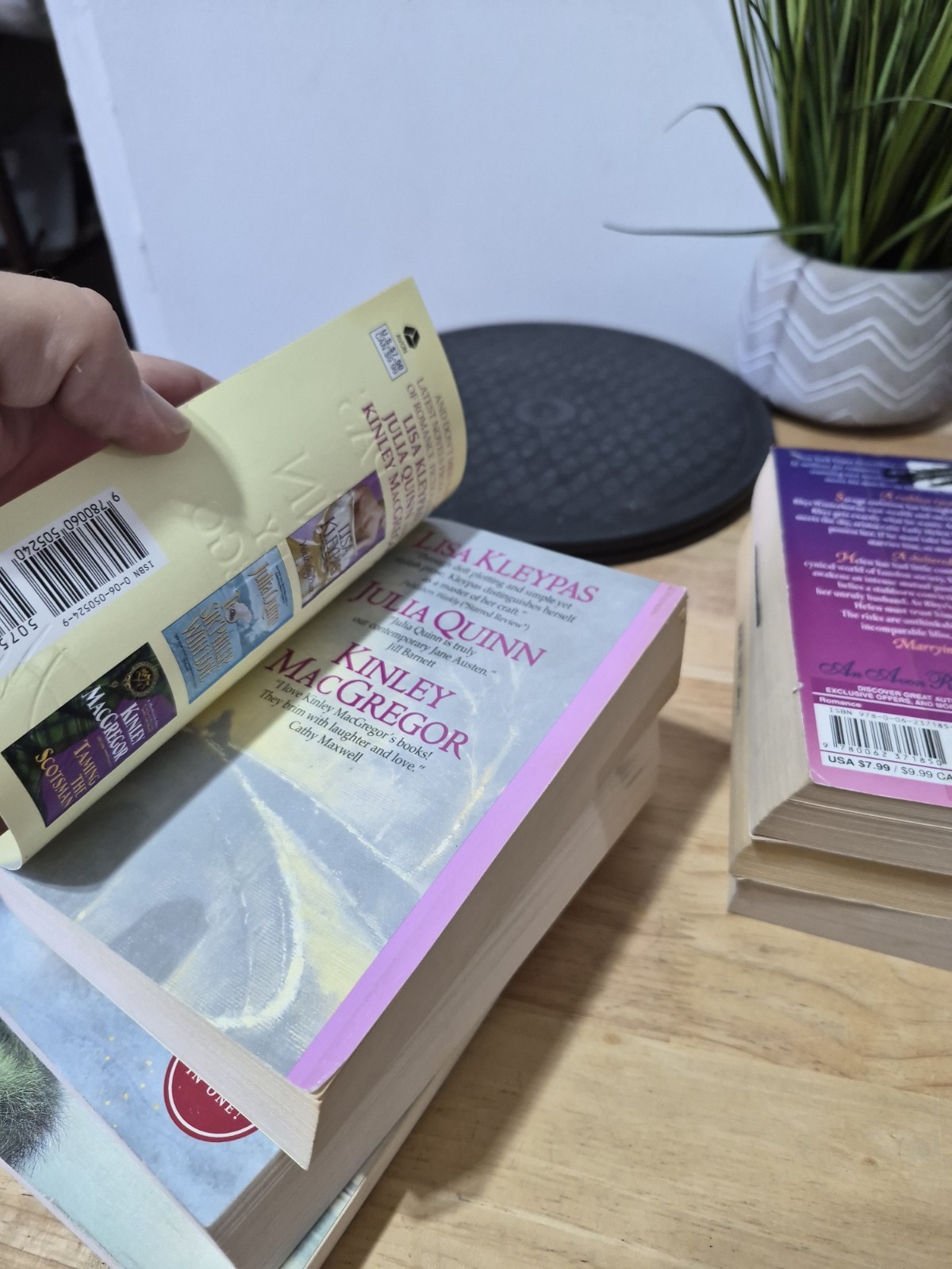 Lot of 10 Lisa Kleypas Paperback Books TITLES SEEN