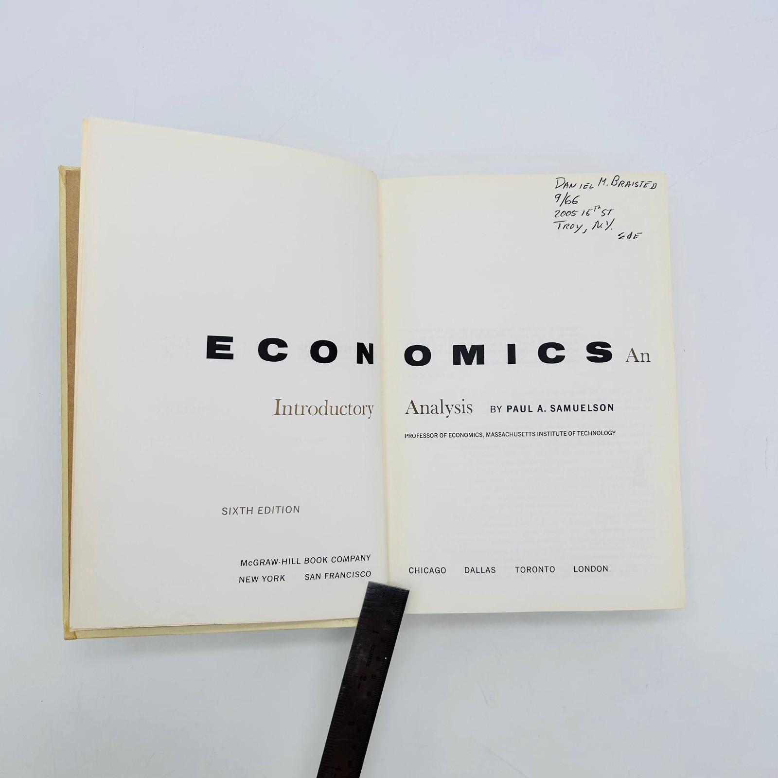 Economics – An Introductory Analysis by Paul A. Samuelson Sixth Edition 1964