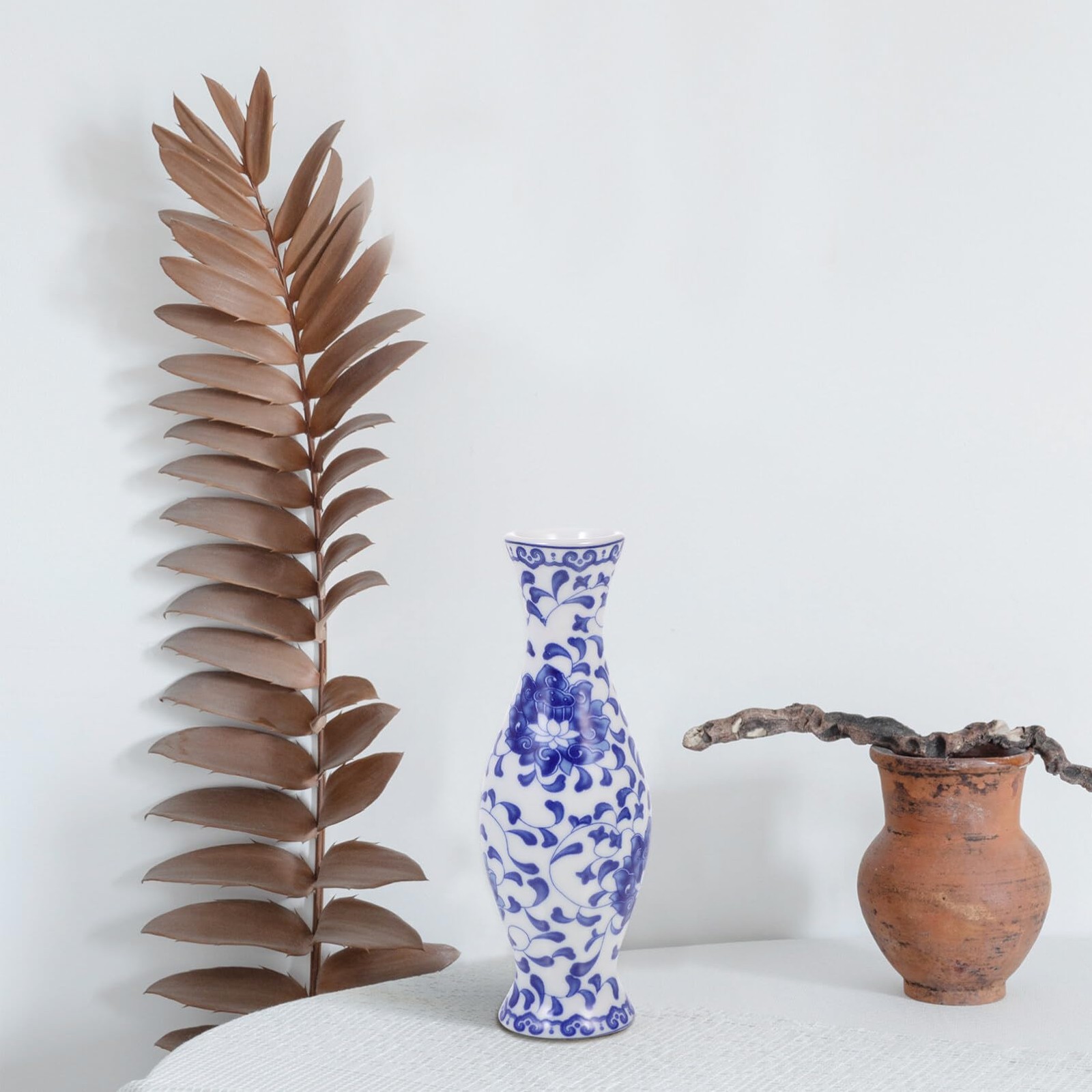 HOMSFOU Blue and White Porcelain Vase Hand-Painted Chinoiserie 13.5X5CM,