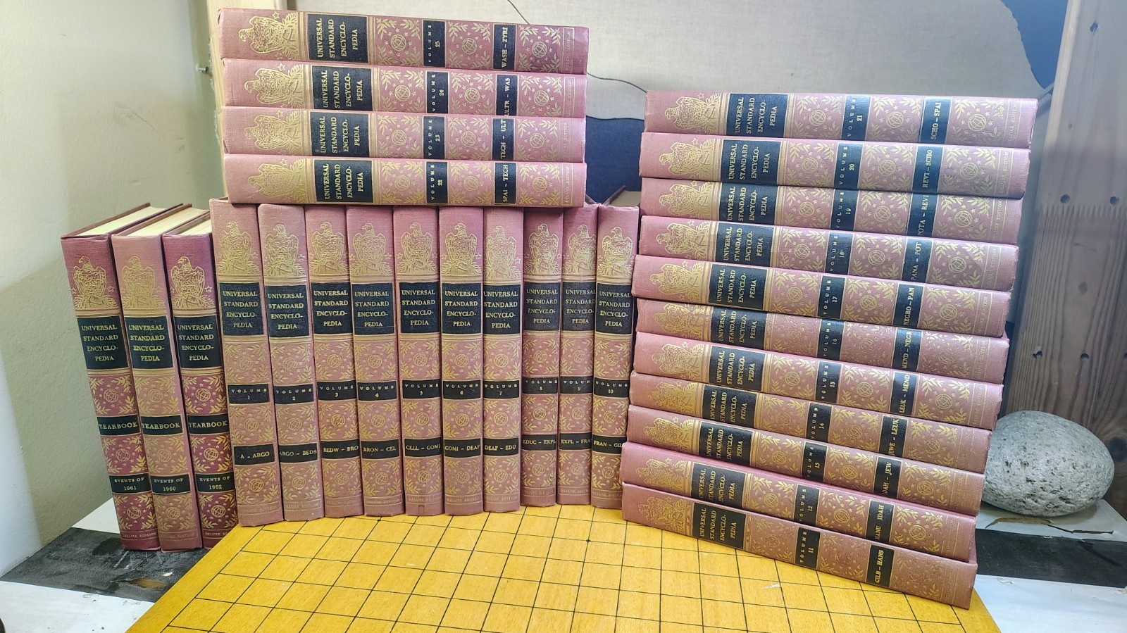 Universal Standard Encyclopedia Complete Set 25 +3 Volumes Illustrated 1954 1955