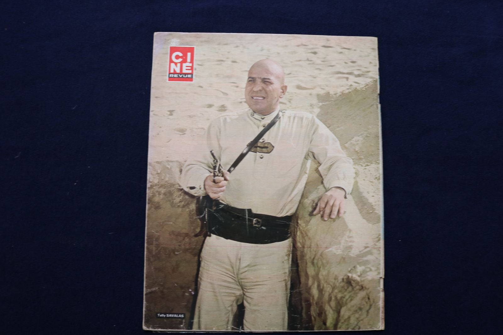 1977 AUGUST 4 CINE REVUE MAGAZINE – EVELIN HANACH-TELLY SAVALAS COVER – E 22082