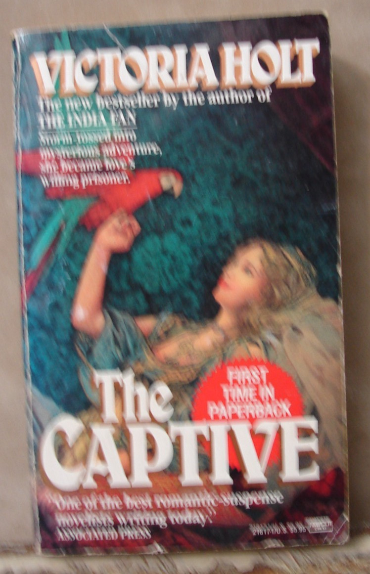 The Captive by Victoria Holt, 1990, Historical Romance, paperback, 7042