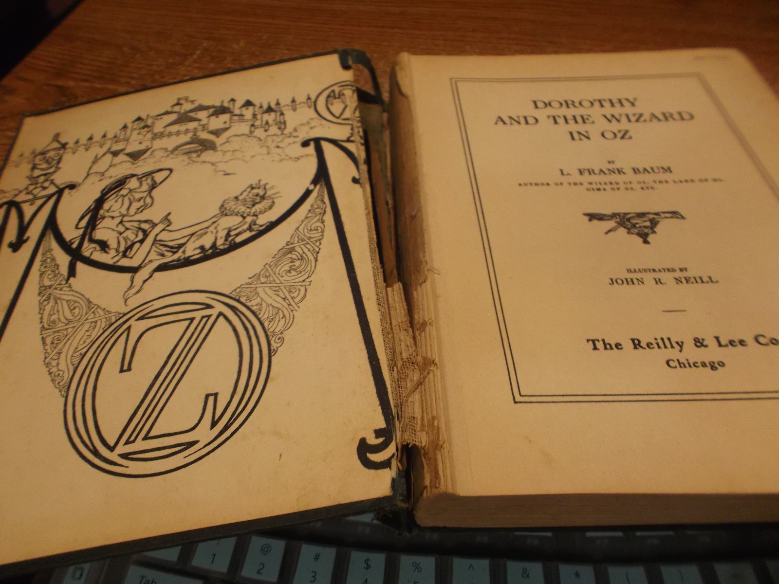 12 – Oz Books by L. Frank Baum – Illust by J. Neill – Reilly & Lee – HC