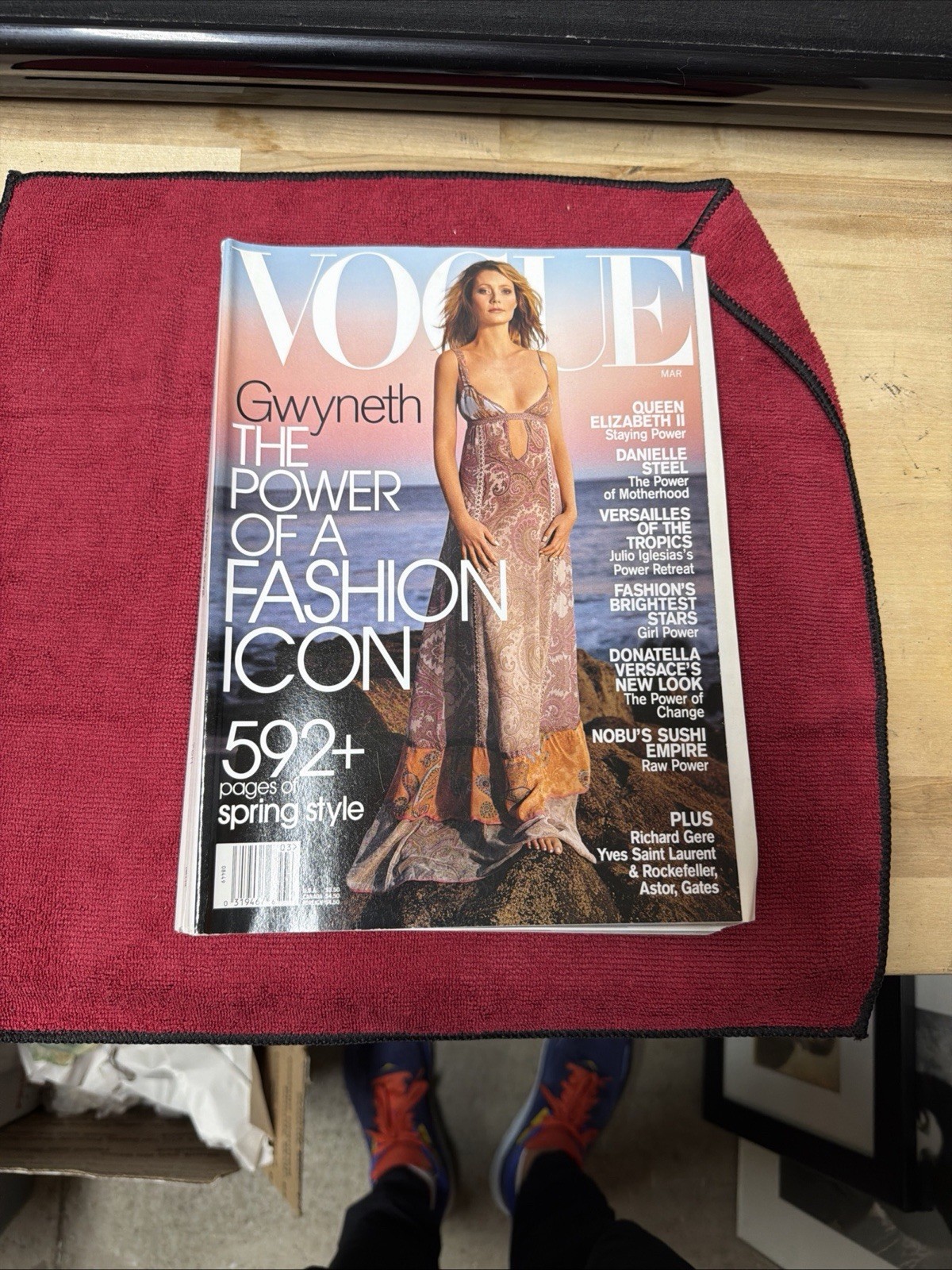Vogue Magazine March 2002 – Gwyneth Paltrow Cover – 592+ Pages