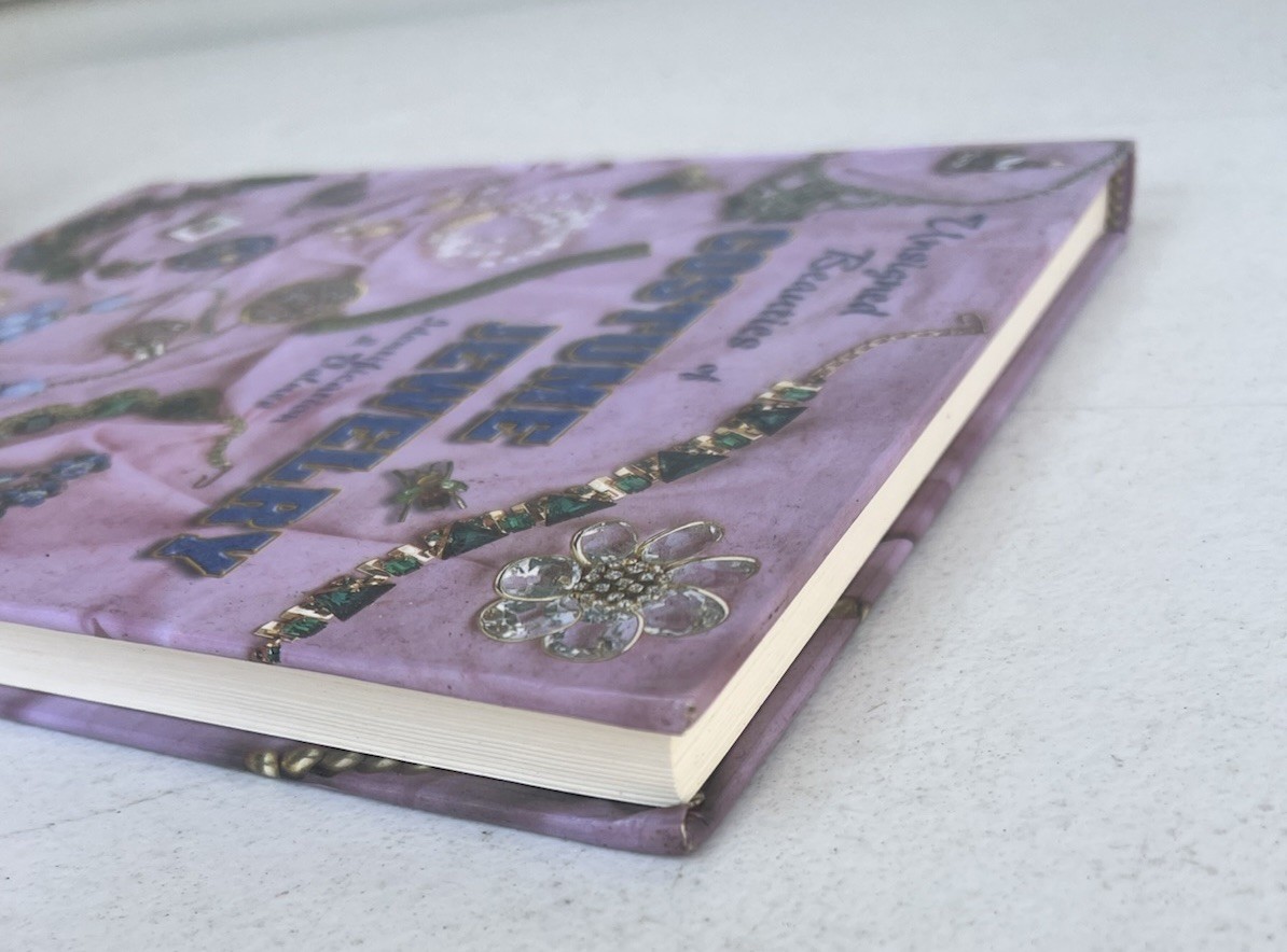 Unsigned Beauties of Costume Jewelry : Identification and Values by Marcia…