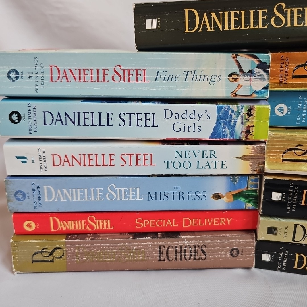 Danielle Steel – Lot Of 12 Paperbacks – Romance Suspense – Fast Shipping