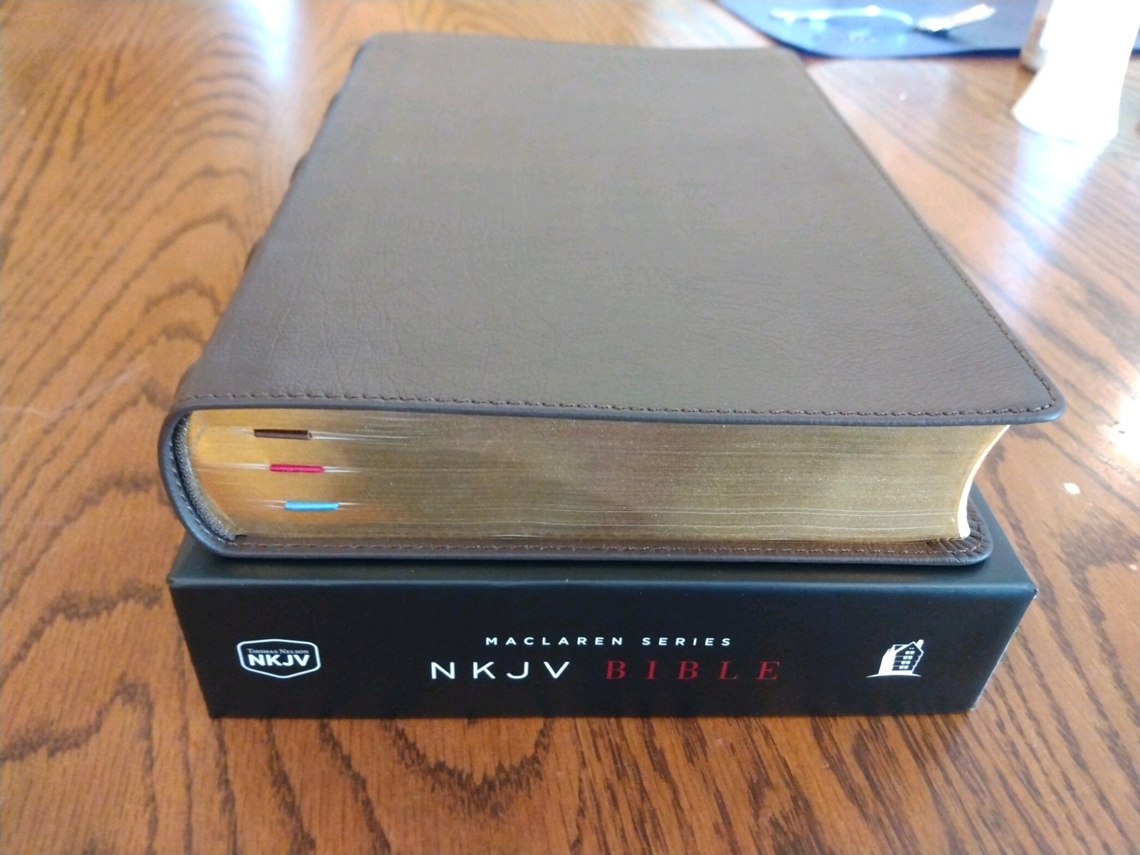 NKJV Reference Bible LARGE PRINT Retail~$109.99~ Brown Genuine Leather Ribbed
