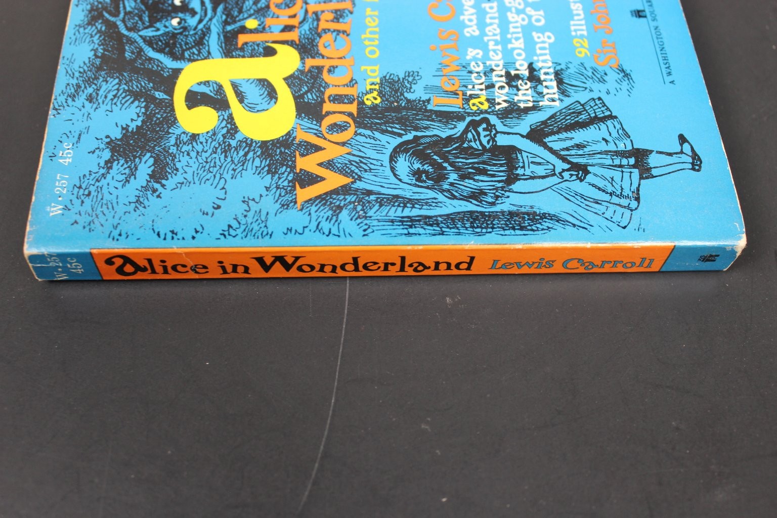 Alice in Wonderland Lewis Carroll 1967 Tenniel Illustrated Washington Square PB