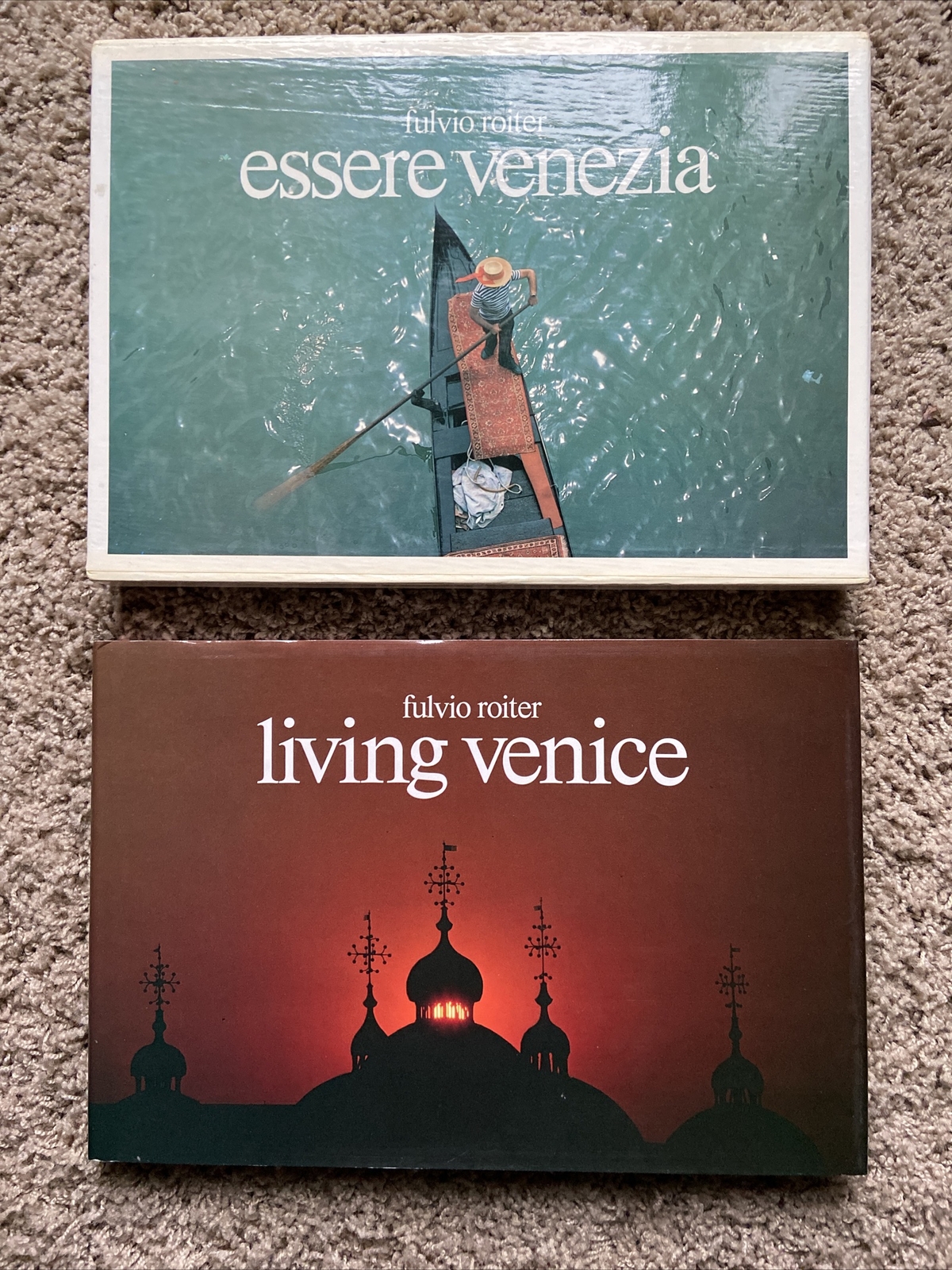Living Venice / Essere Venezia HCDJ Color Illus Book Magnus Ed. English