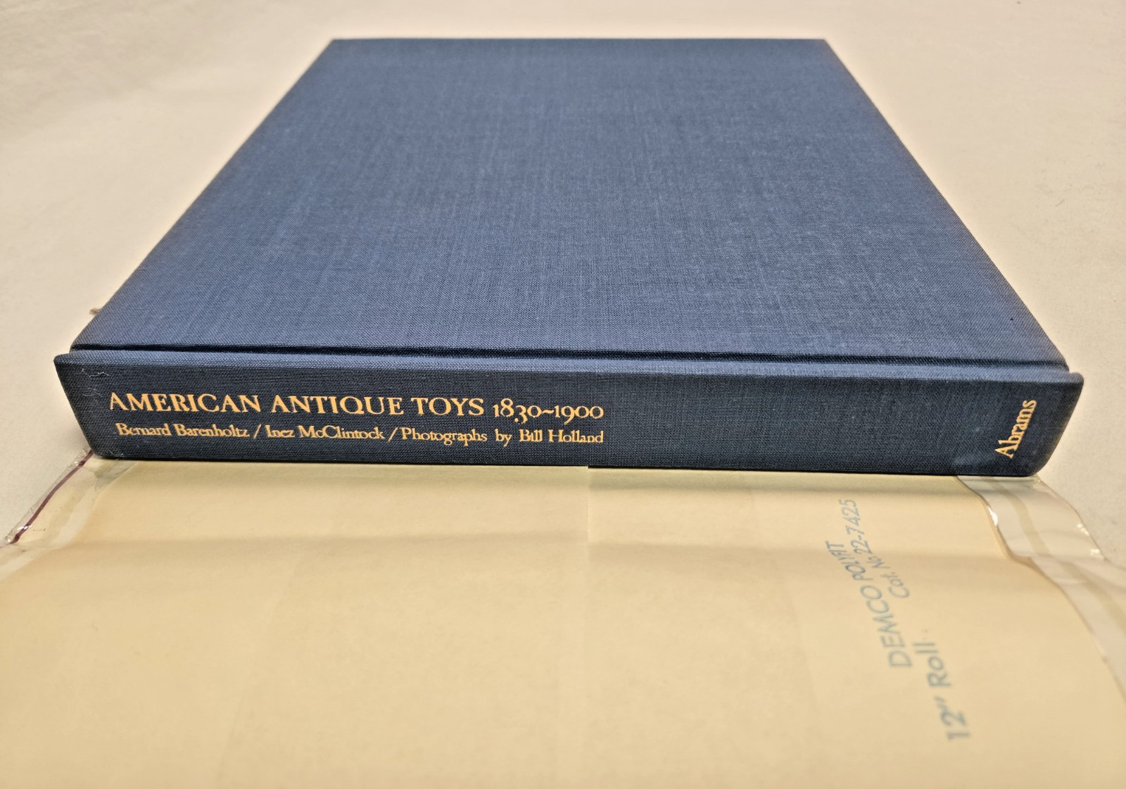 Beautiful Large Coffee Table Book “American Antique Toys” 282 Pages Near Mint