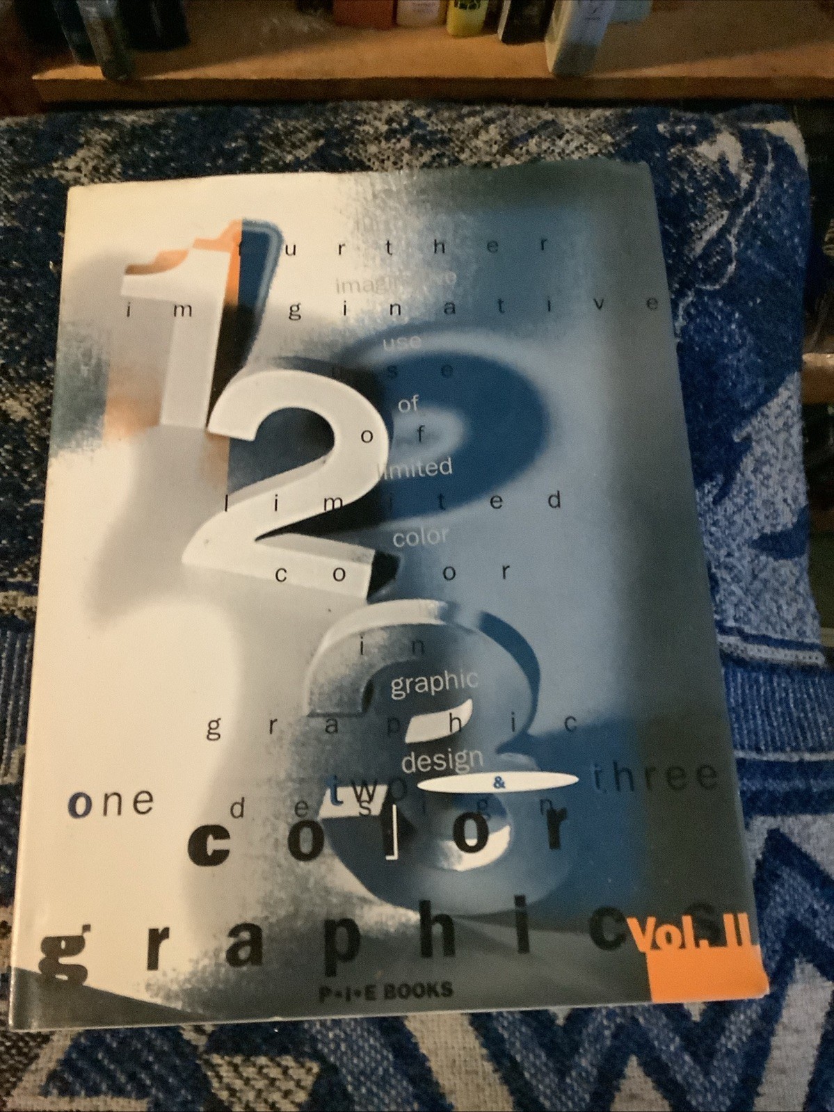 1, 2 AND 3 COLOR GRAPHICS: FURTHER IMAGINATIVE USE OF By Books Nippan & P I E