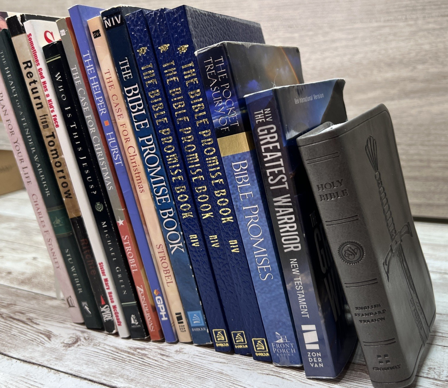 Lot of 15 Christian Bibles Jesus Related Books/ Booklets Vintage 4lbs