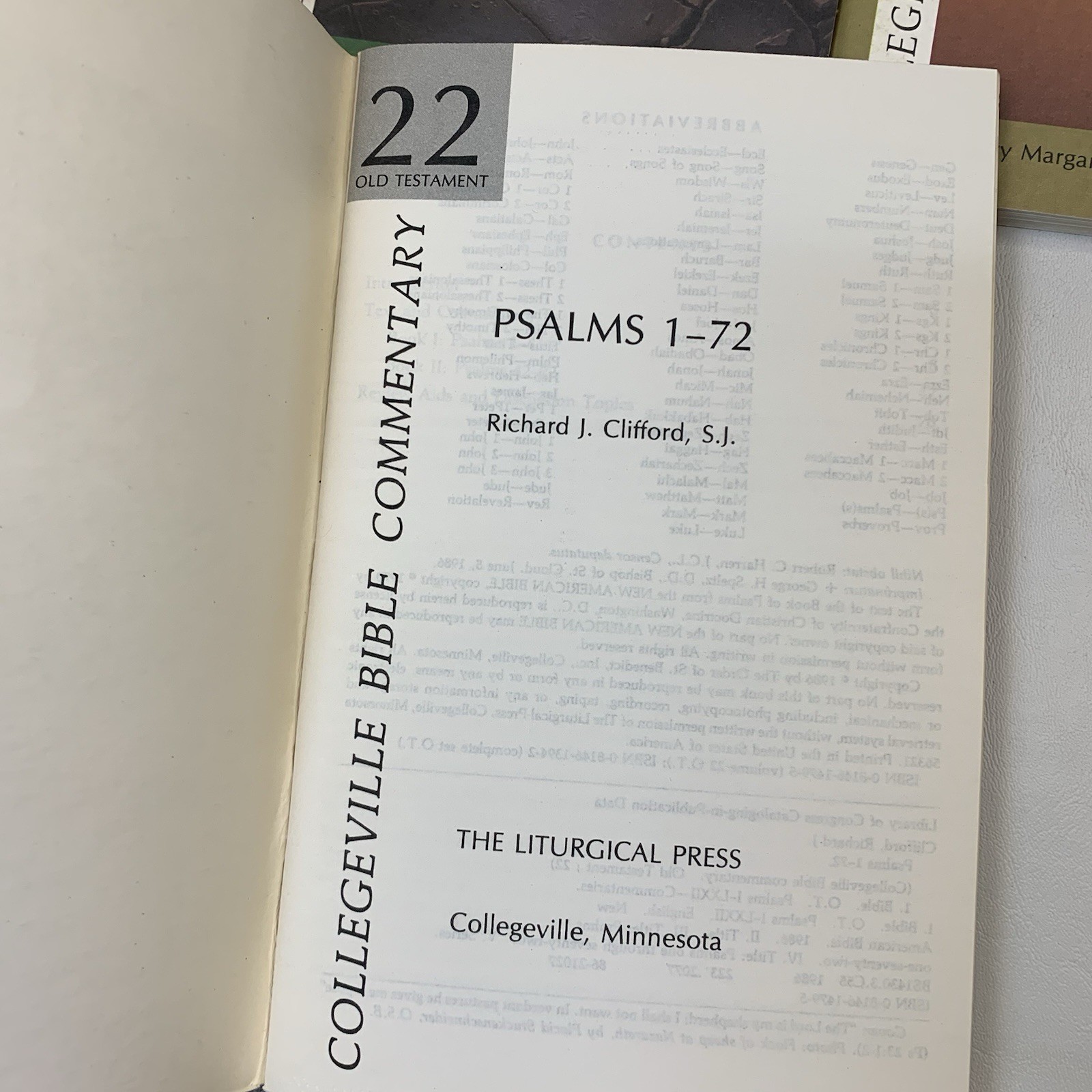 Collegeville Bible Comm. 1983 New/ Old Testament 36 Books+ New American Bible 86