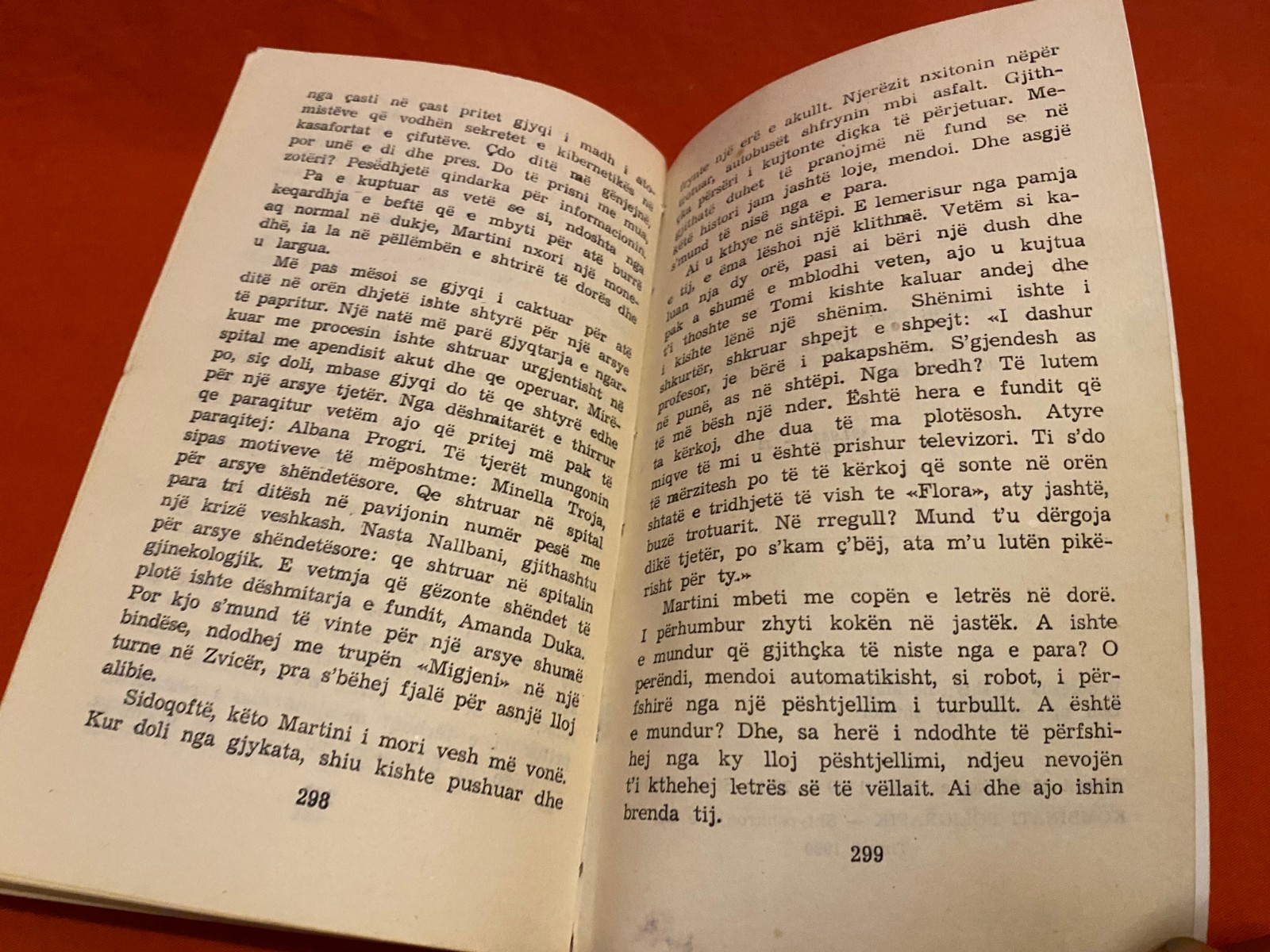 OLD ALBANIAN BOOK-KARUSELI-FATOS KONGOLI-ROMAN-1990-COMMUNISM-299 pages