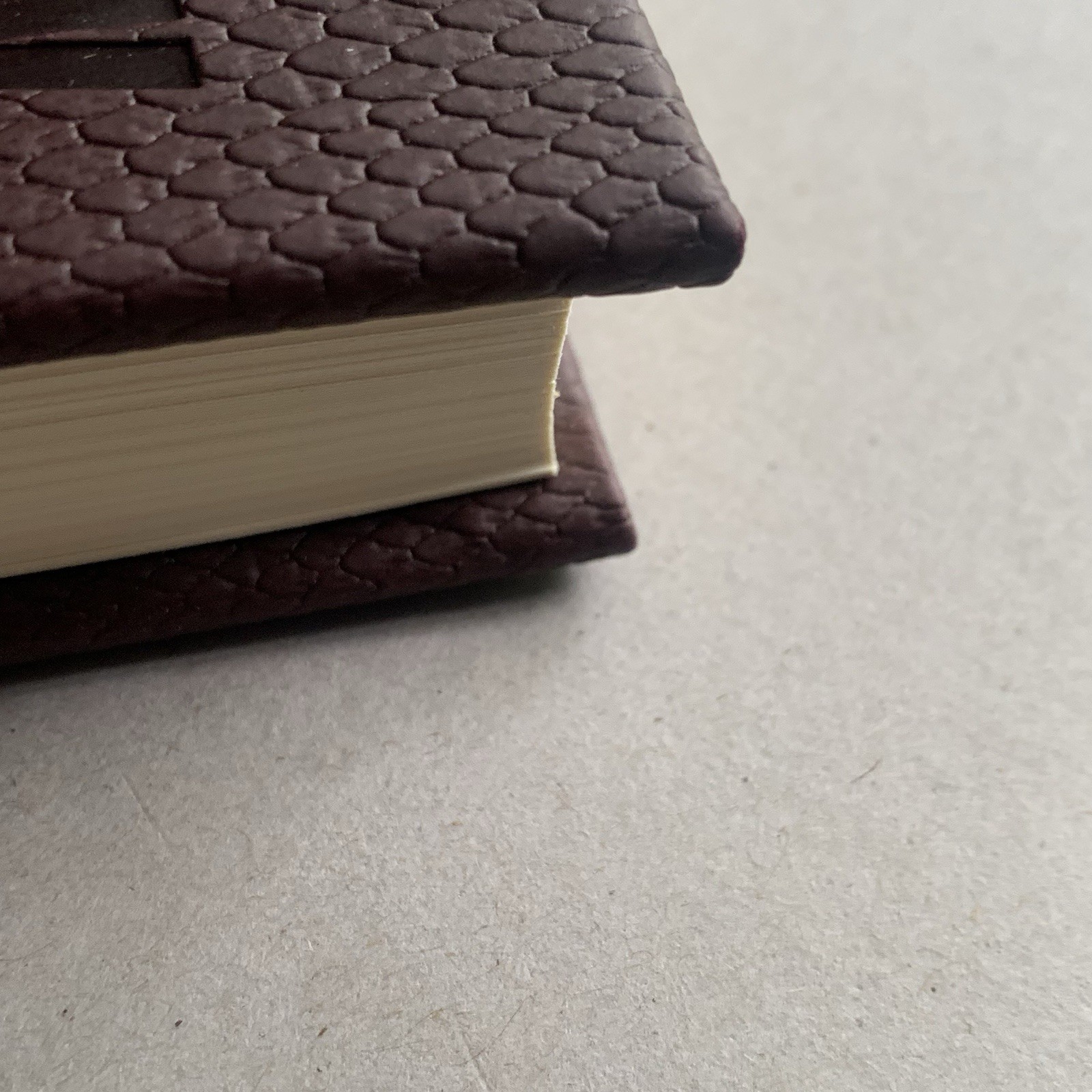 Jurassic Park By Michael Crichton Deluxe Faux Leather Dinosaur Skin Edition New