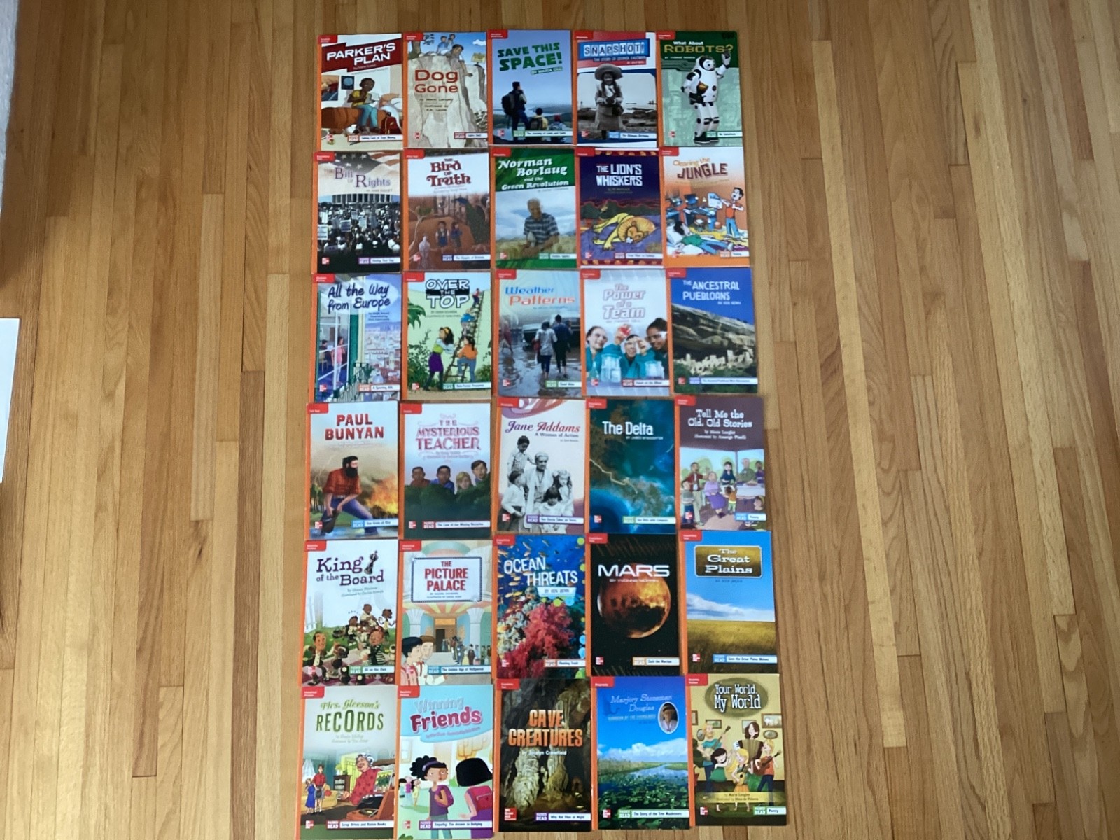 MCGRAW HILL WONDERS LEVELED READERS / GRADE 5 / APPROACHING / 30 BOOKS