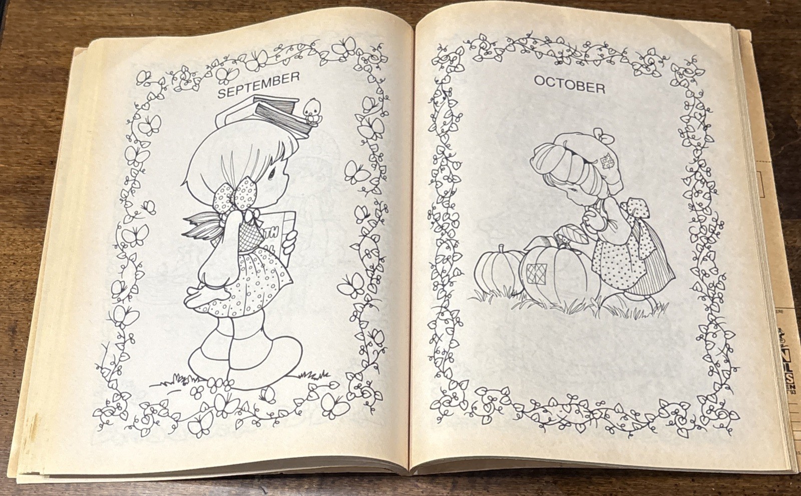 Golden PRECIOUS MOMENTS Giant Coloring & Activity Book PB 1991 Ages 4-8 Vintage