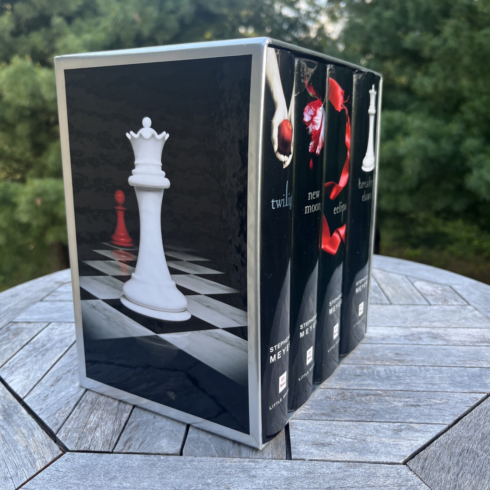 The Twilight Saga Complete 4-Book Box Set by Stephenie Meyer – MT Books Edition