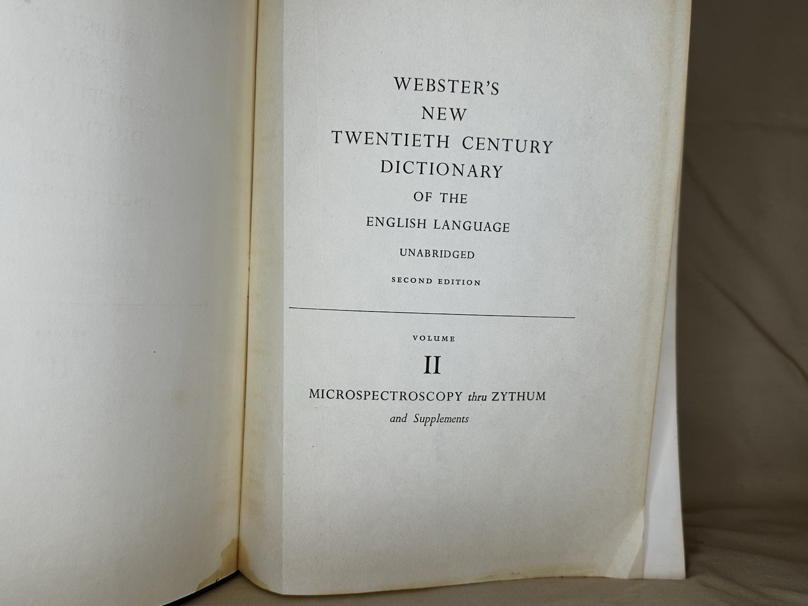Webster’s New Twentieth Century Dictionary Unabridged 2nd Ed Vol II (1961)