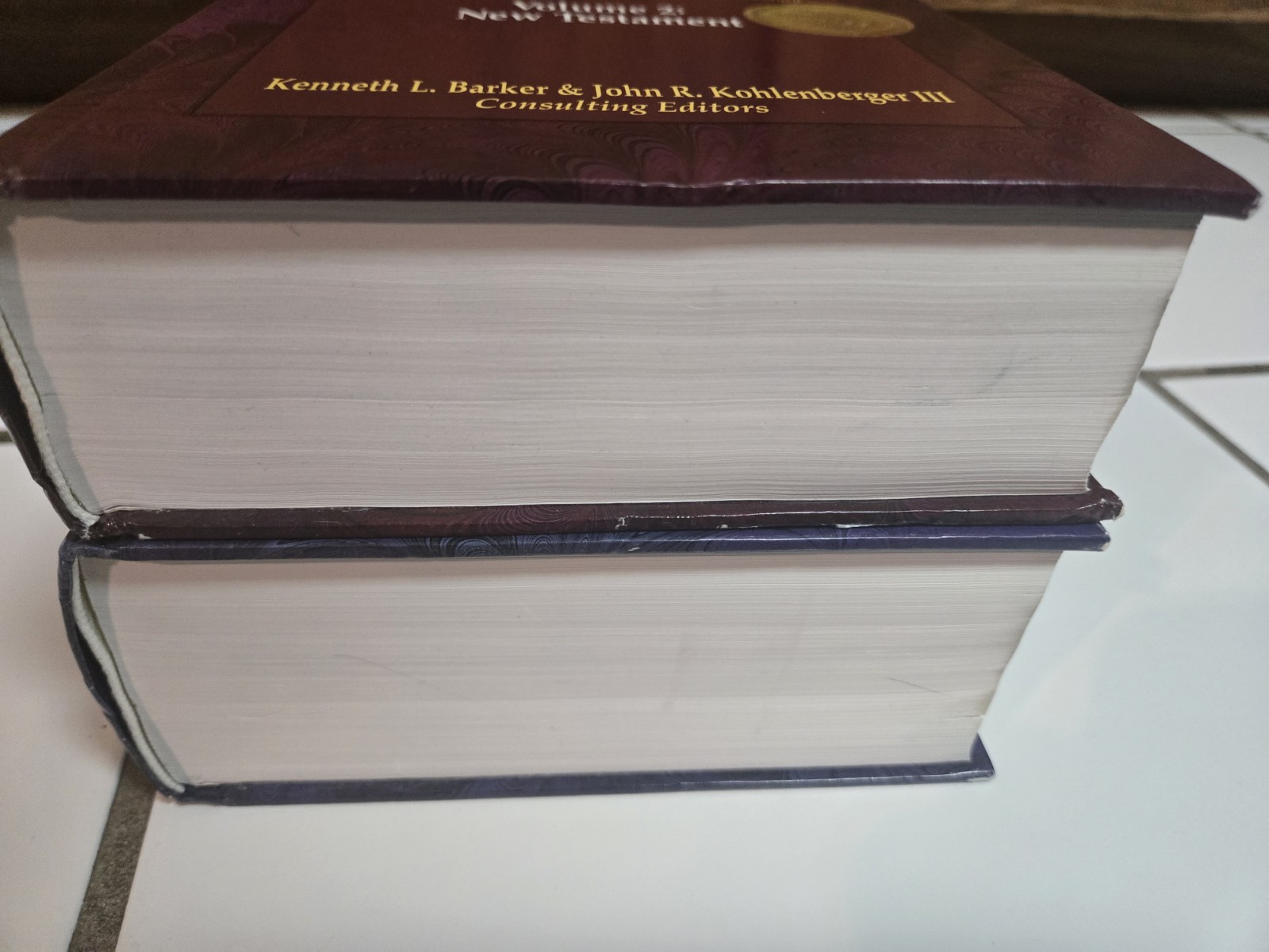 The Zondervan NIV Bible Commentary 2 Volumes Barker Kohlenberger 1994 Hardcover