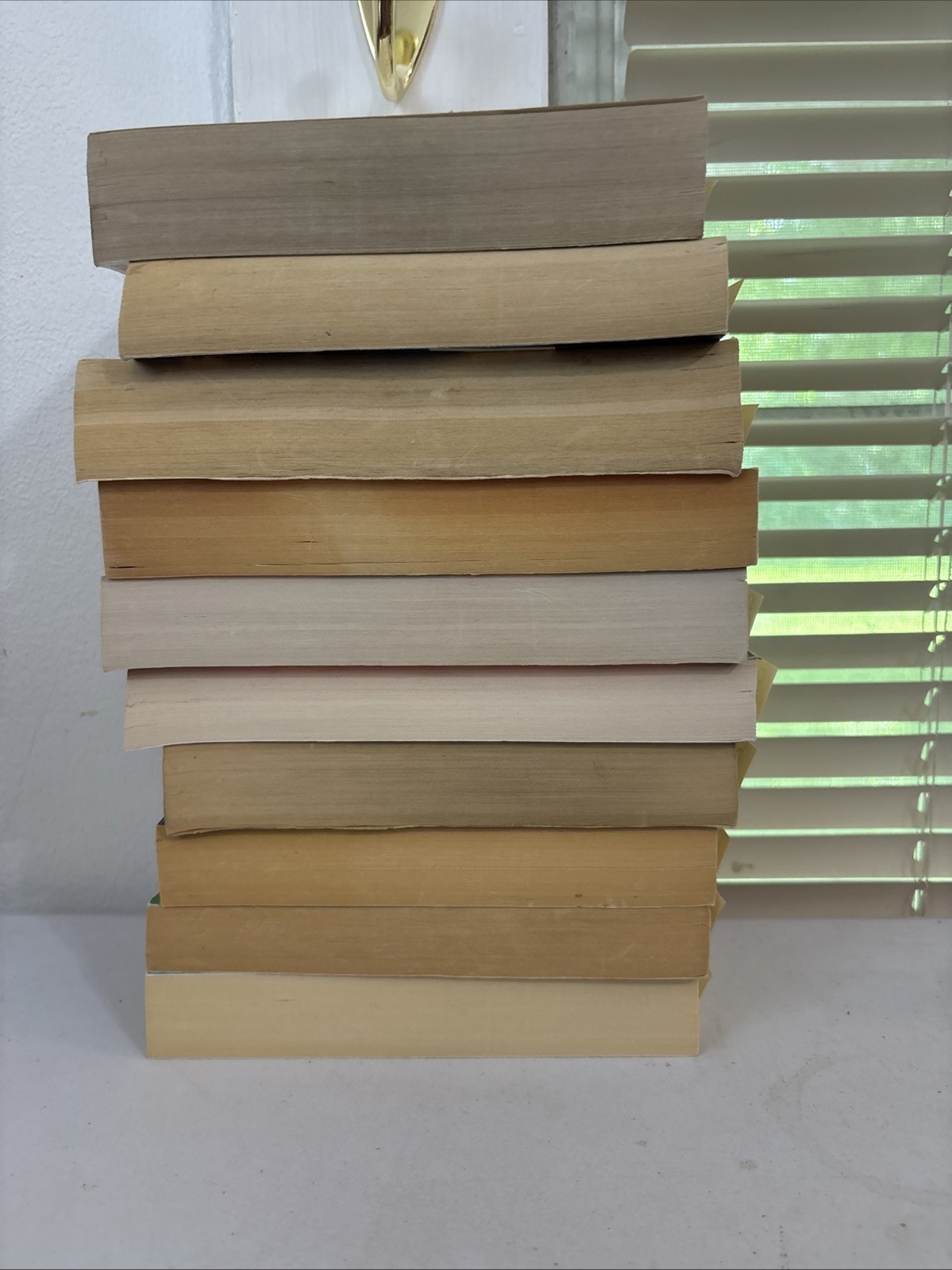 Lot of 10 Mystery and Thrillers – Mixed Authors – FREE SHIPPING