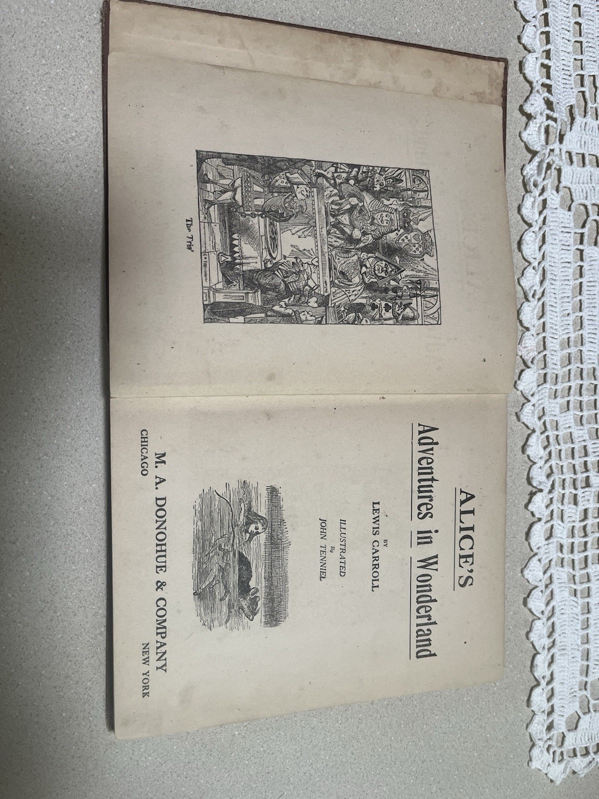 Lewis Carroll Alice’s Adventures in Wonderland Illustrated Cloth M.A. Donohue