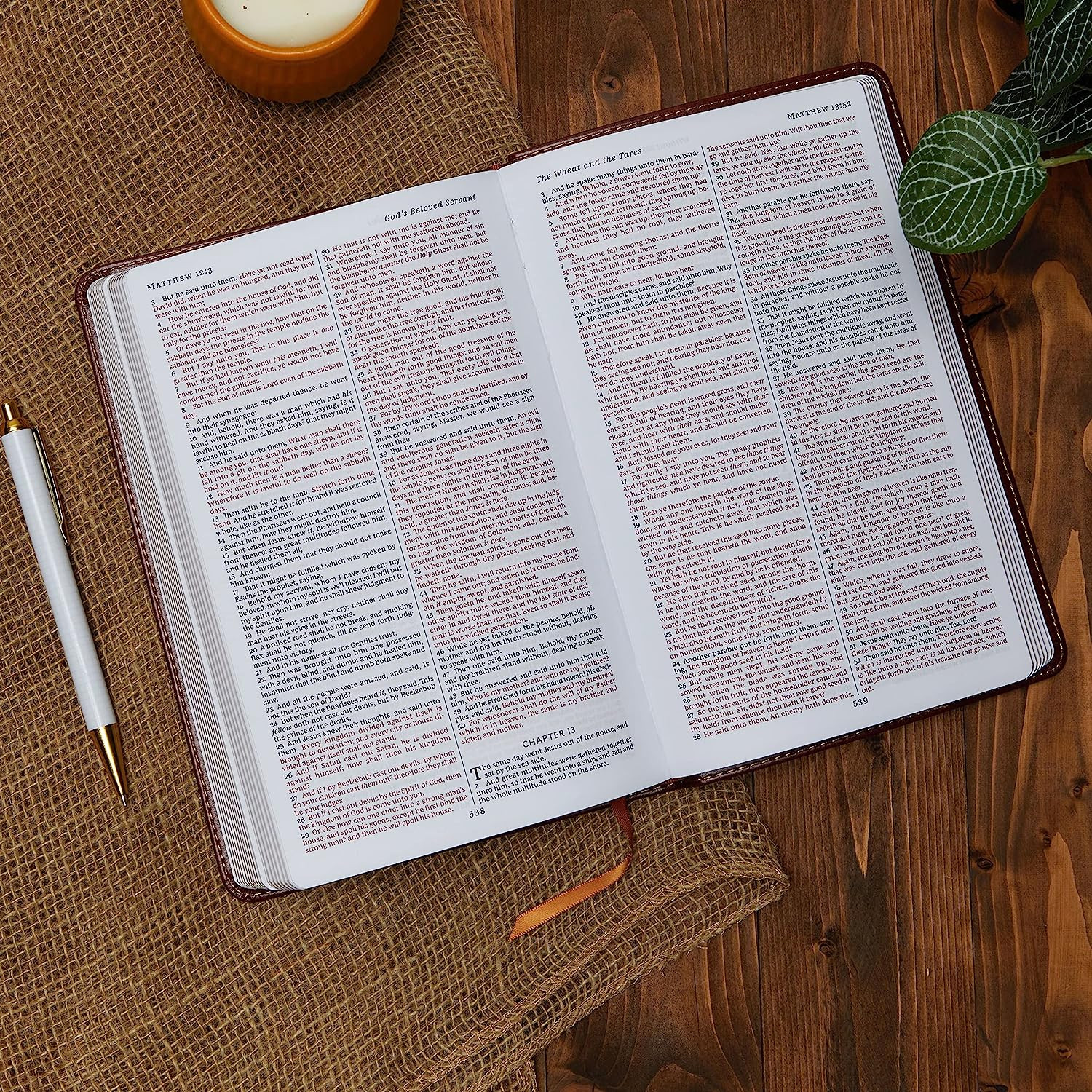 KJV Holy Bible: Gift and Award, Purple Leather-Look, Red Letter, Comfort Print: