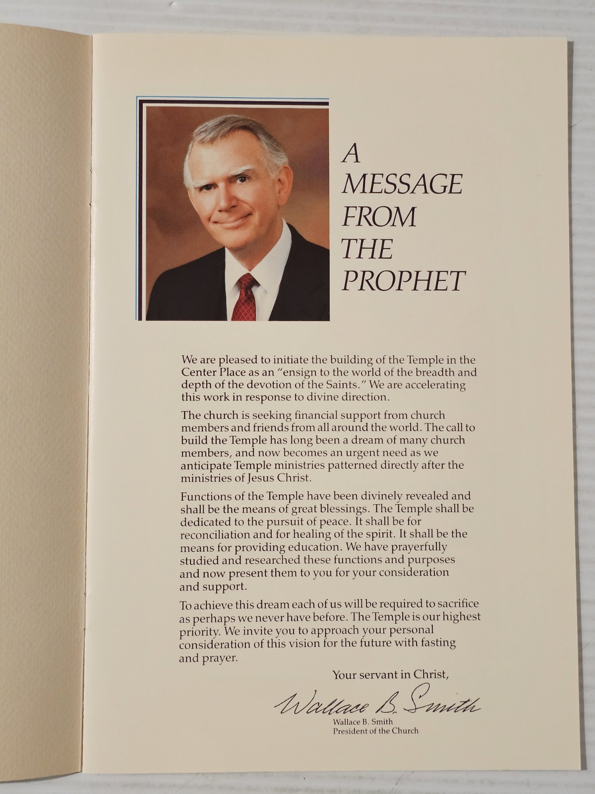 THE TEMPLE, Ensign of Peace (RLDS) PB 1987, 16 PAGES. Row 32.