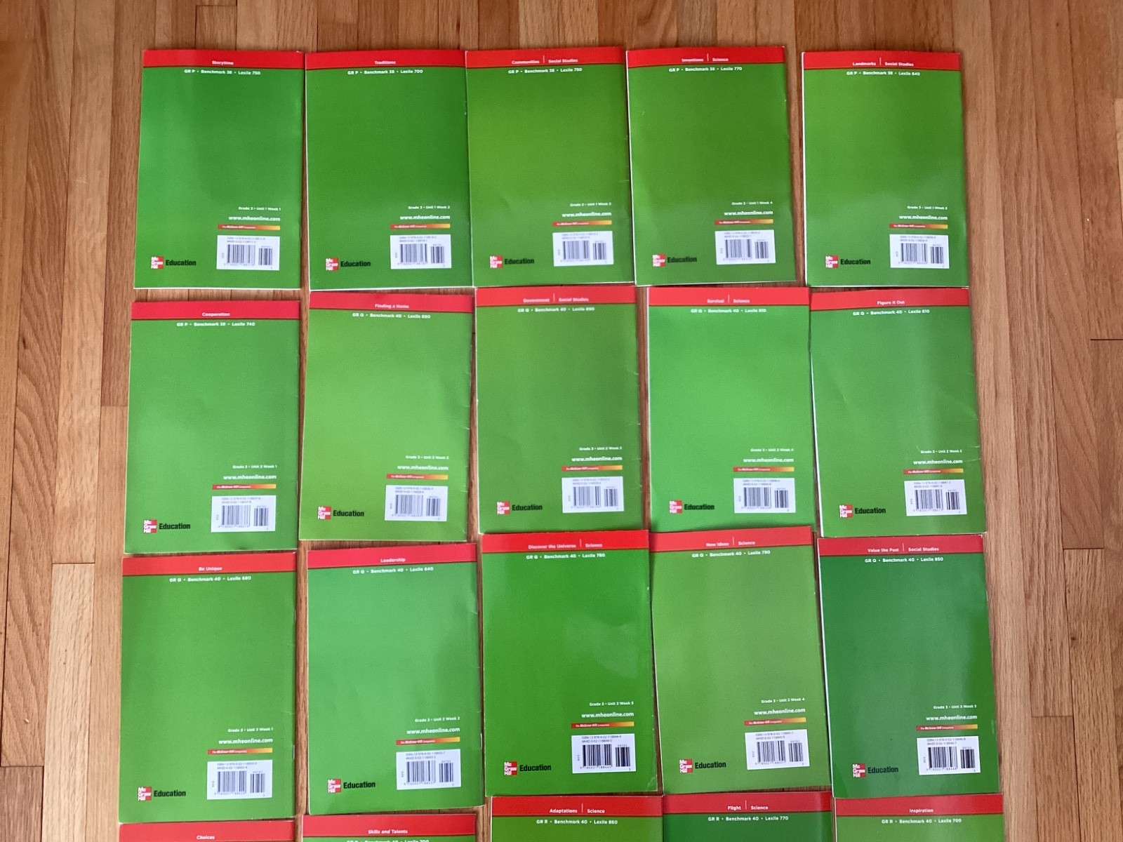 MCGRAW HILL WONDERS LEVELED READERS / GRADE 3 / BEYOND / 30 BOOKS