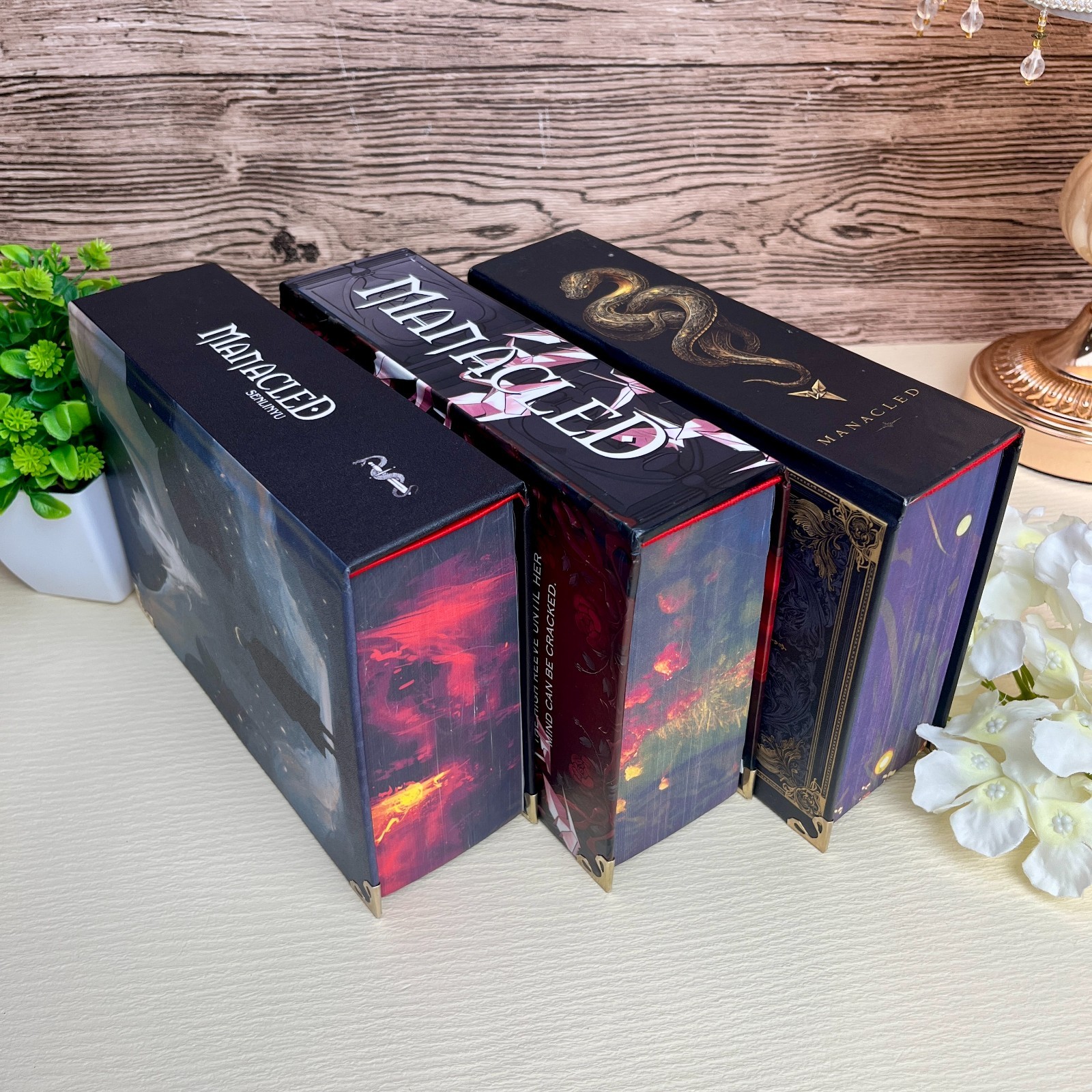 Manacled Hardcover Special Edition SenLinYu Sprayed Edges Collector Edition