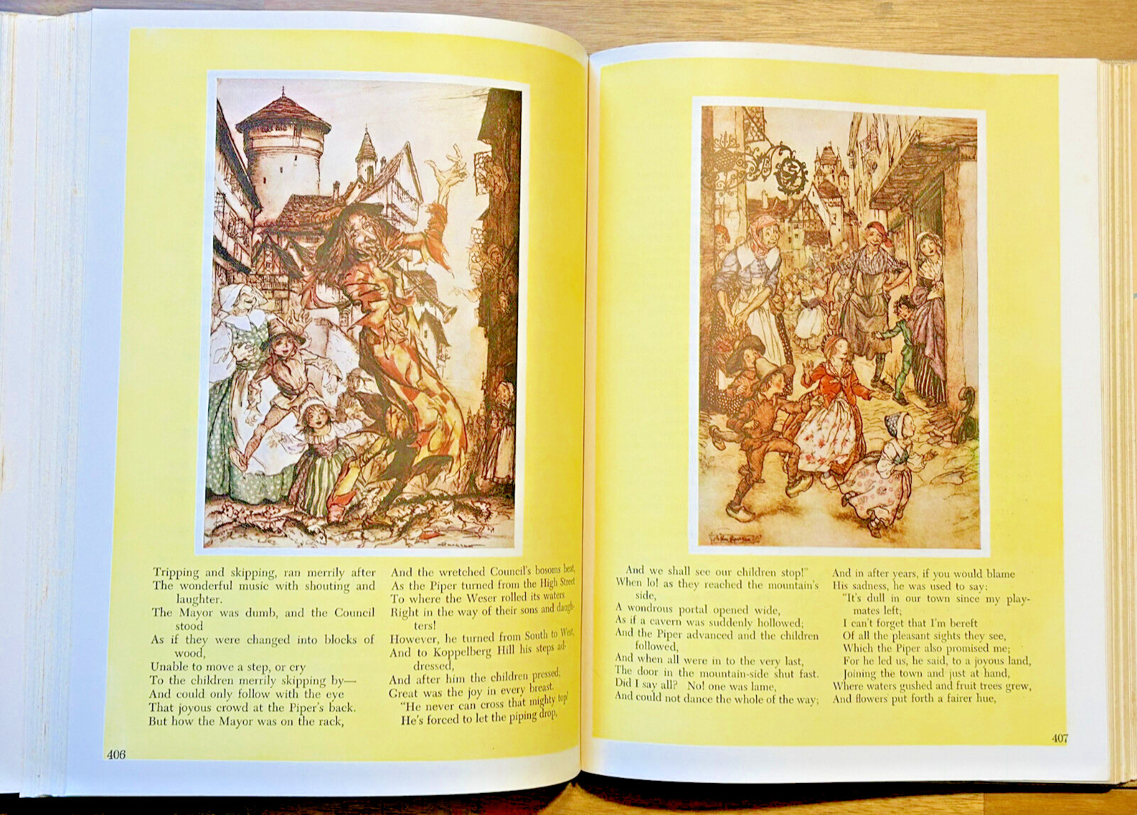 Vintage Illustrated Treasury of Children’s Literature 1955 Limited Ed. Slipcase