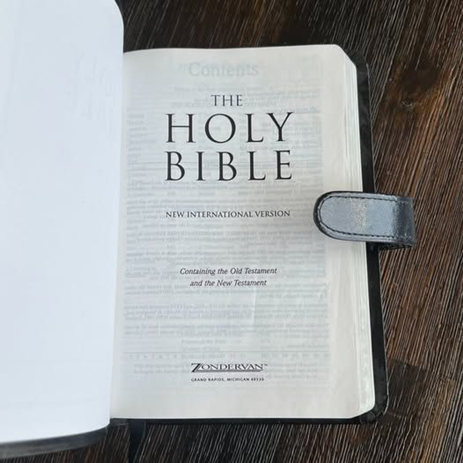 Holy Bible New International Version NIV Compact Thinline Black Bonded Leather