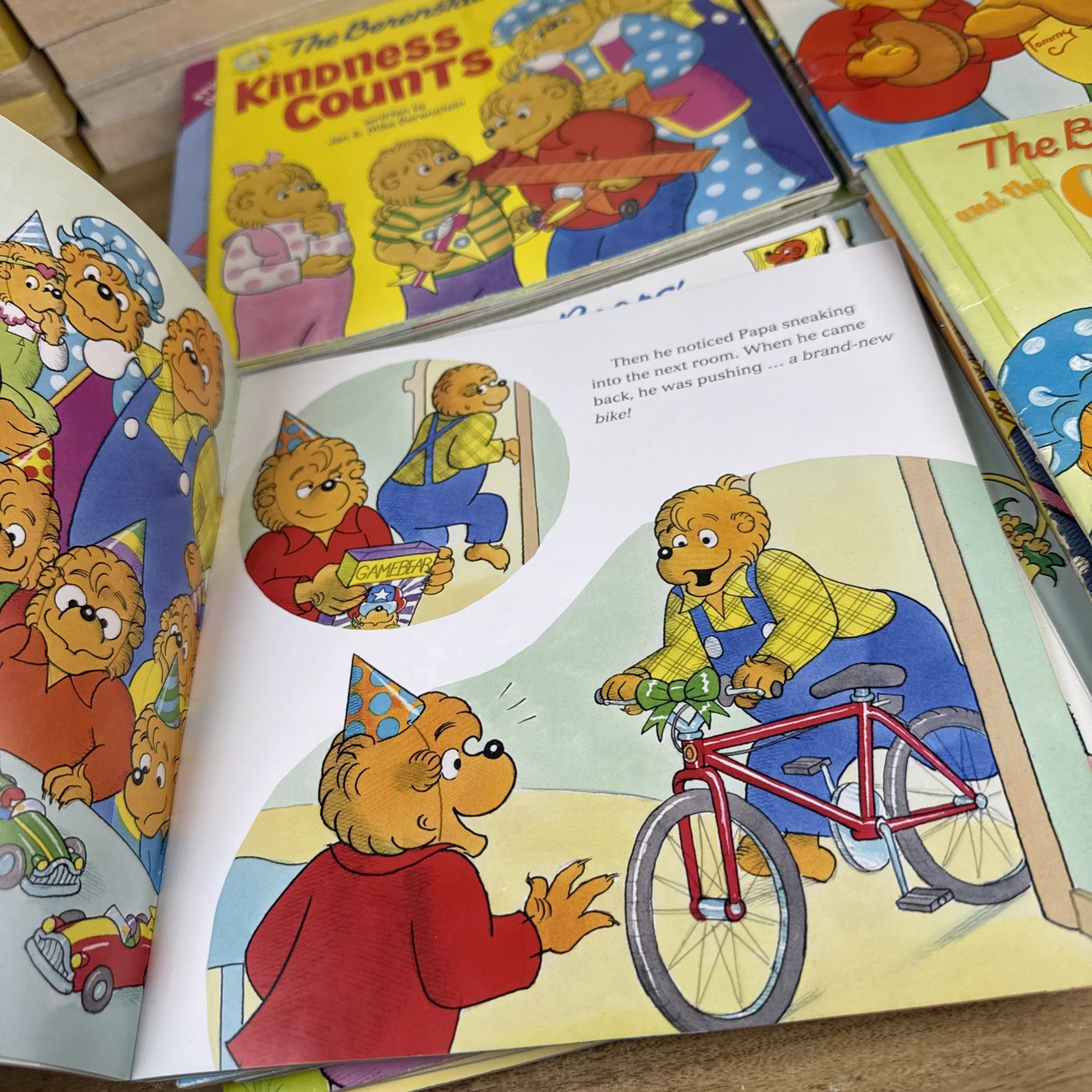 Vintage Berenstain Bears Paperback Books LOT OF 34 NO DUPLICATES